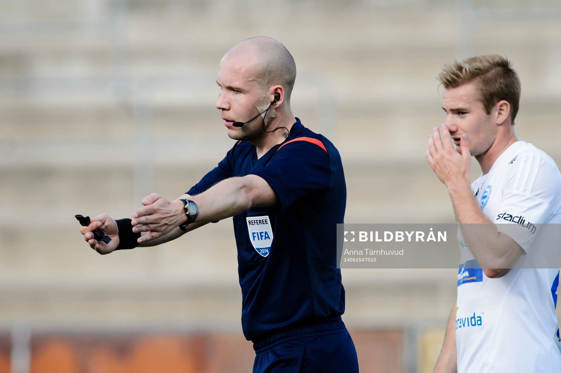 Domare Ville Nevalainen och Värnamos Freddy Winst
