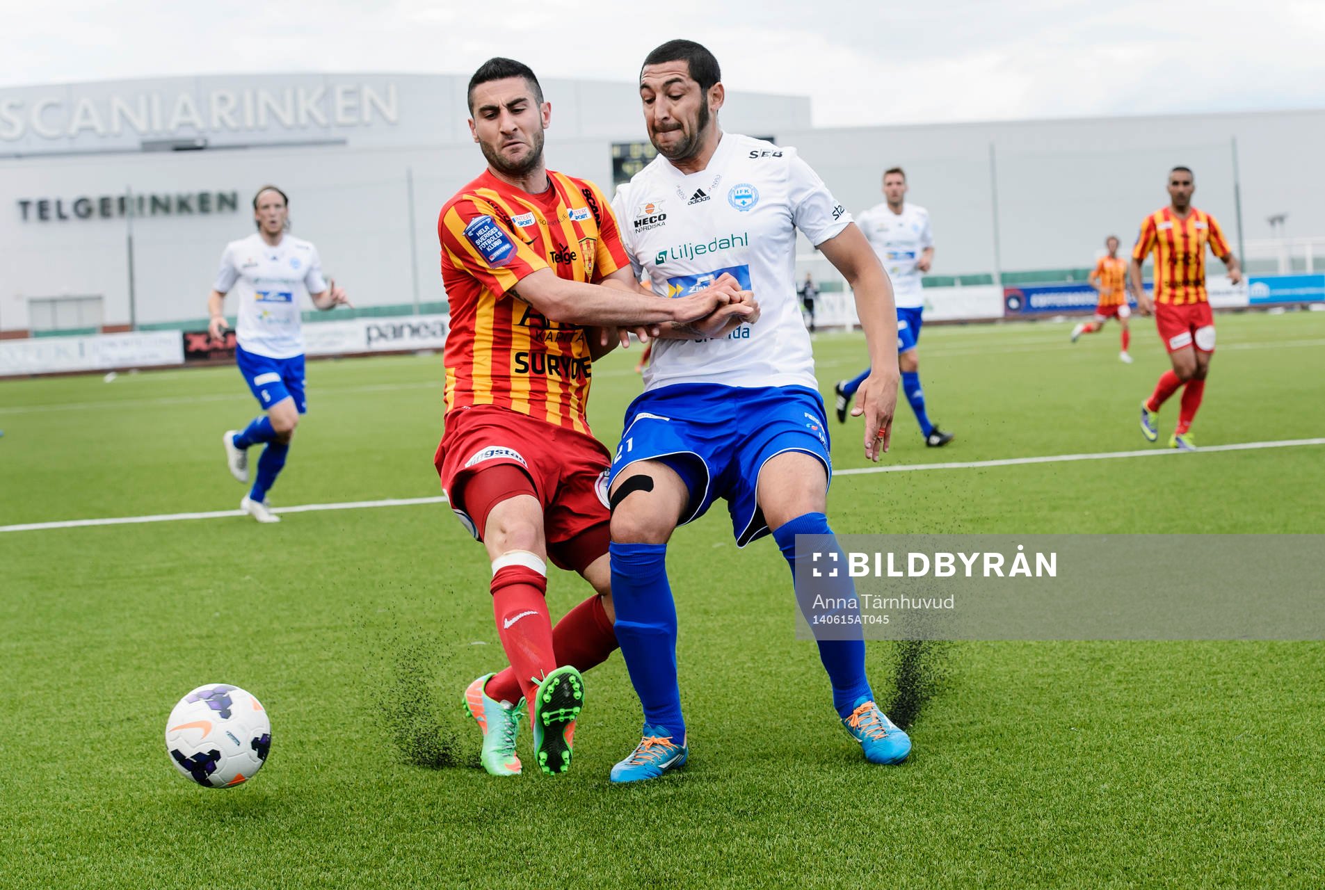 Syrianskas Robert Massi och Värnamos Juan Robledo