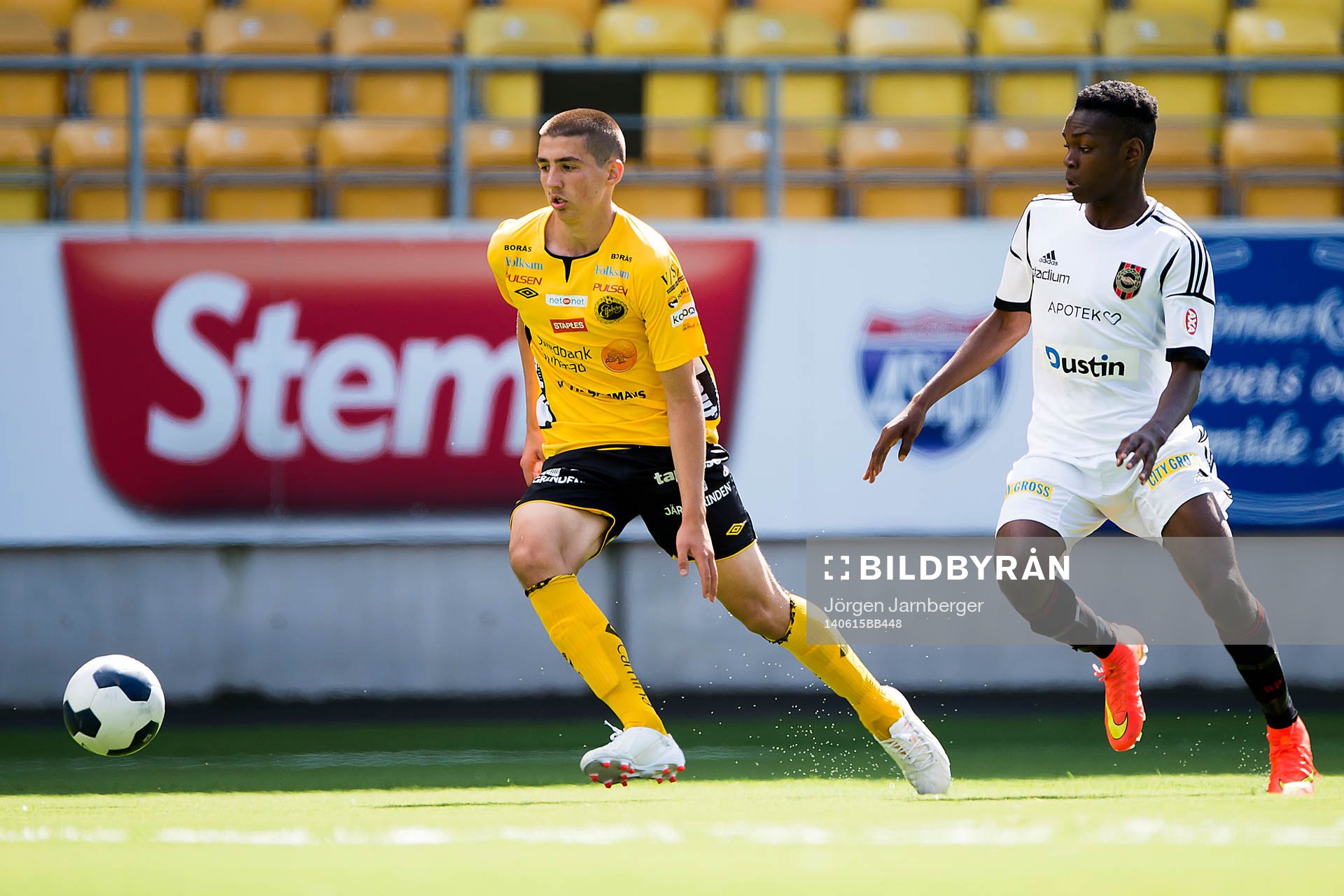 Elfsborgs Ibrahim Dersevic och Brommapojkarnas Joel Asoro