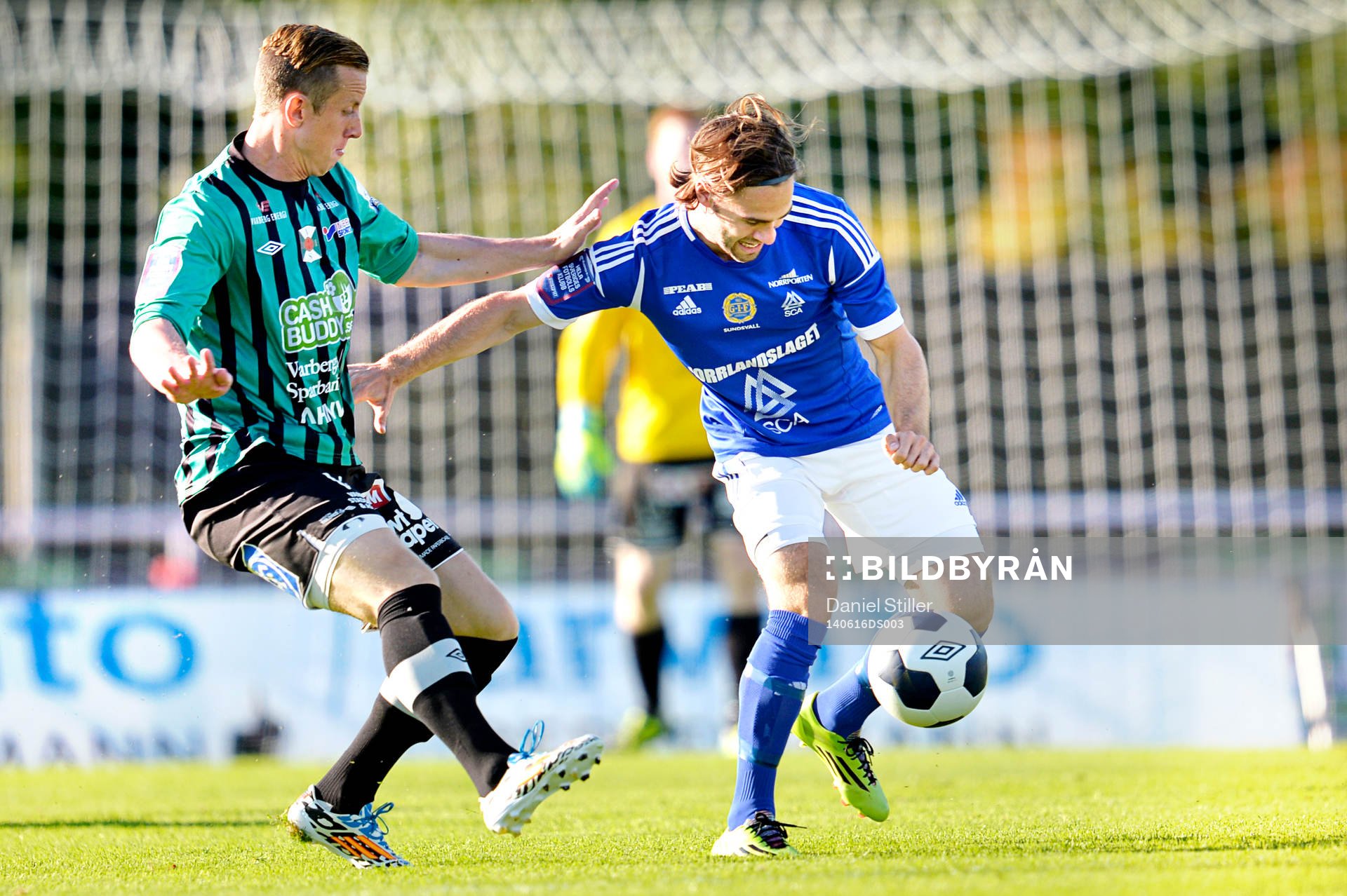 Varbergs Robert Bagger jagar Sundsvalls Kevin Walker