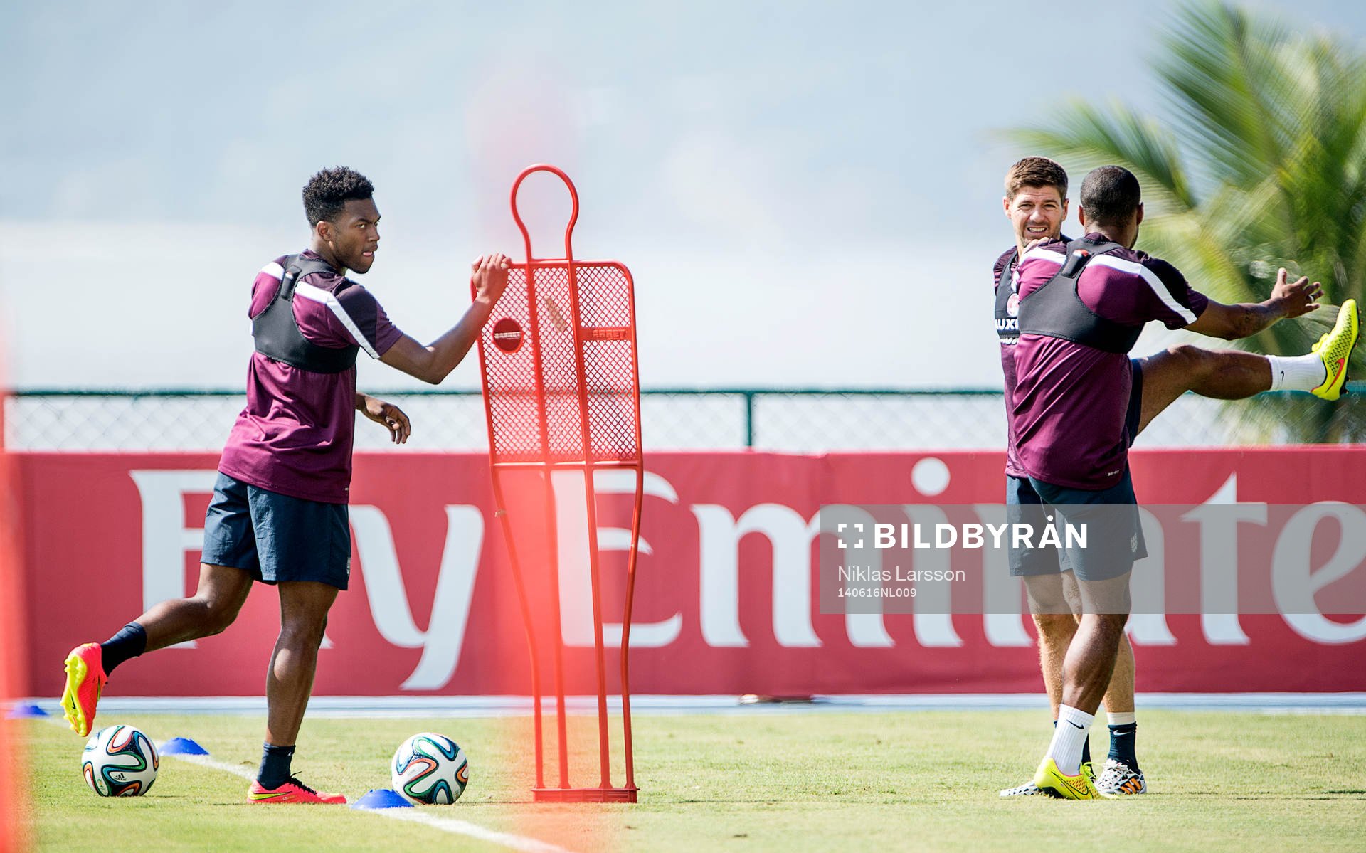 Englands Daniel Sturridge och Steven Gerrard