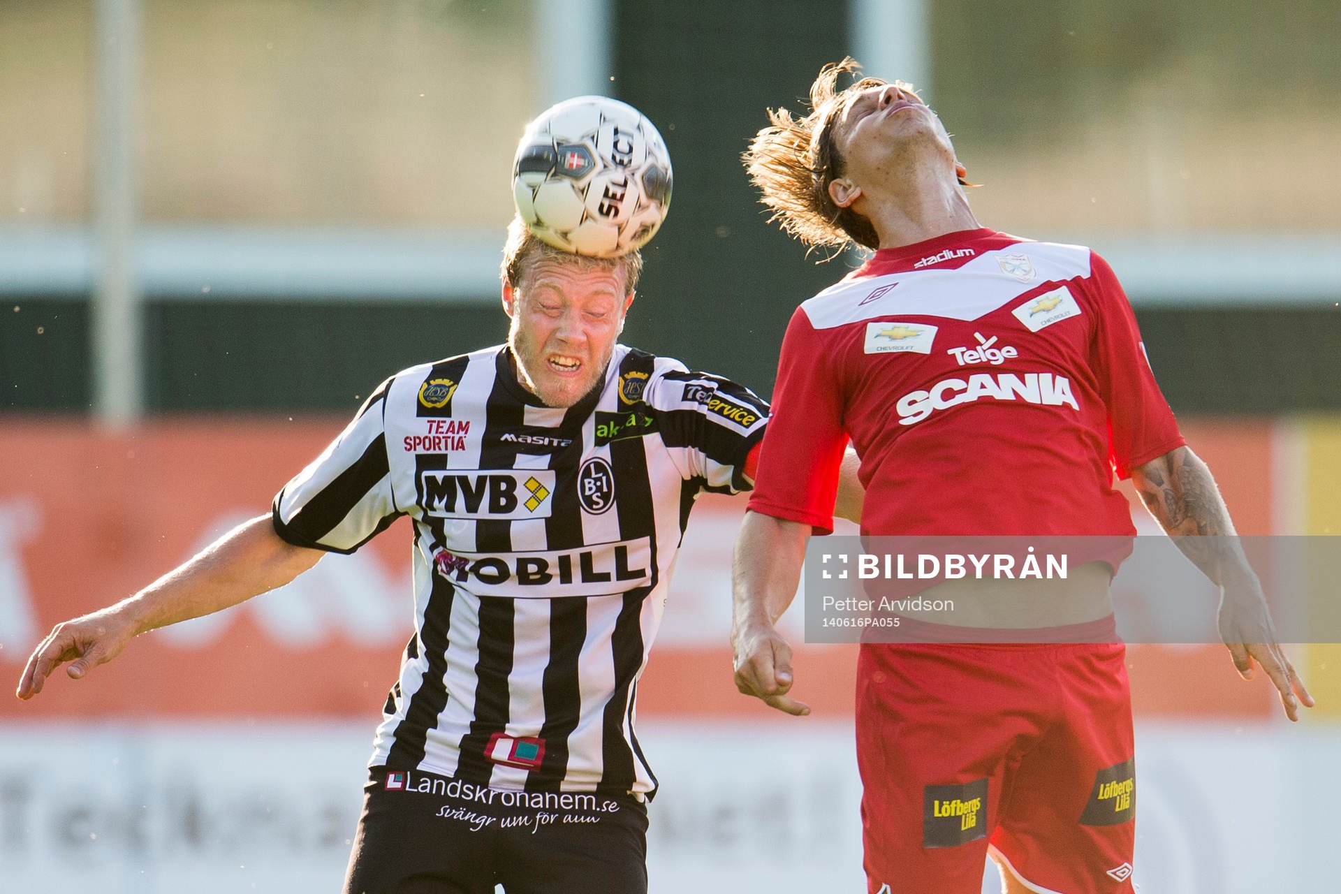 Landskronas Johnny Lundberg och Assyriskas Fredrik Holster