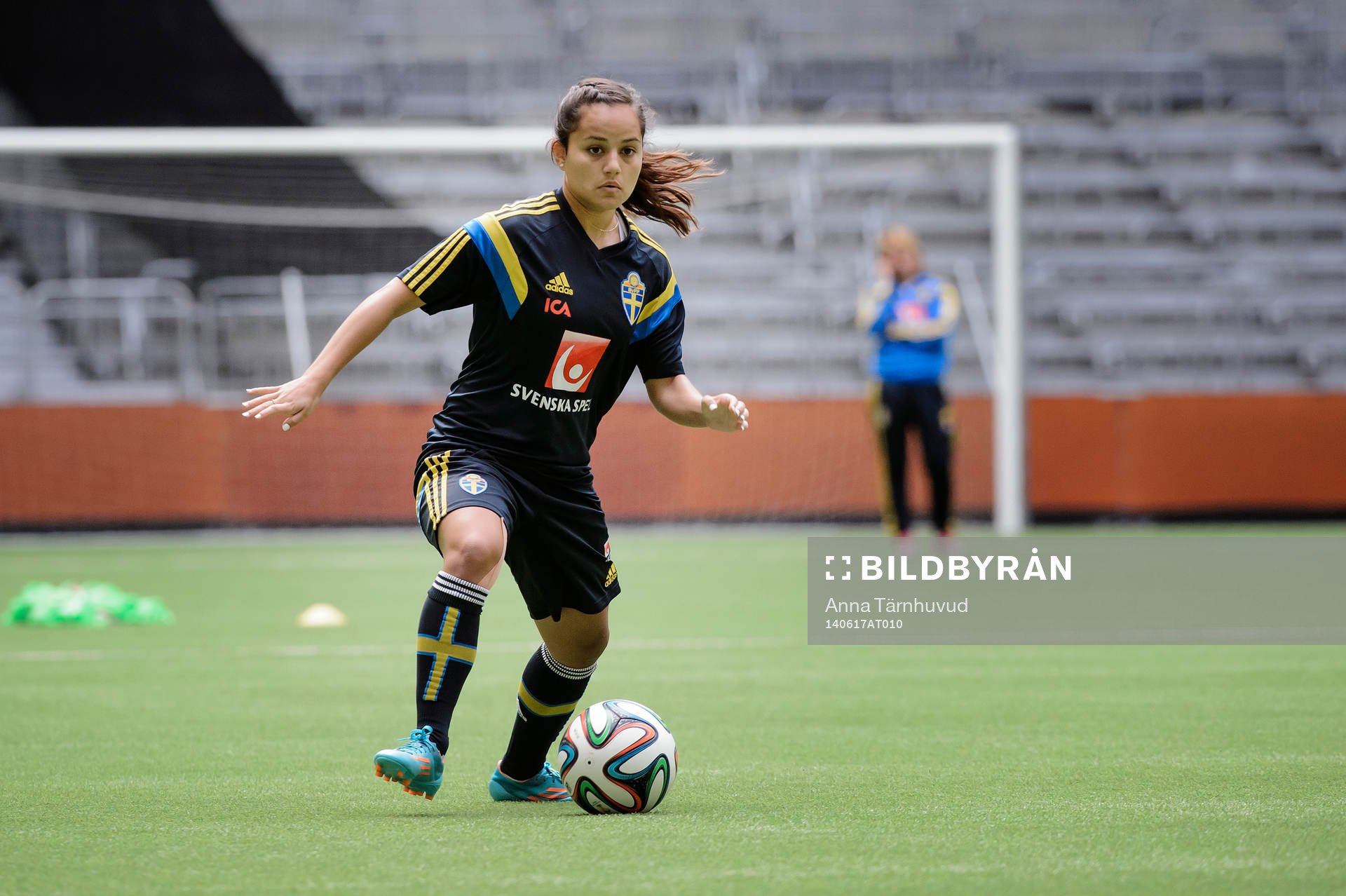 Malin Diaz Pettersson under en träning inför VM-kvalmatchen mot Färöarna den 17 juni 2014.