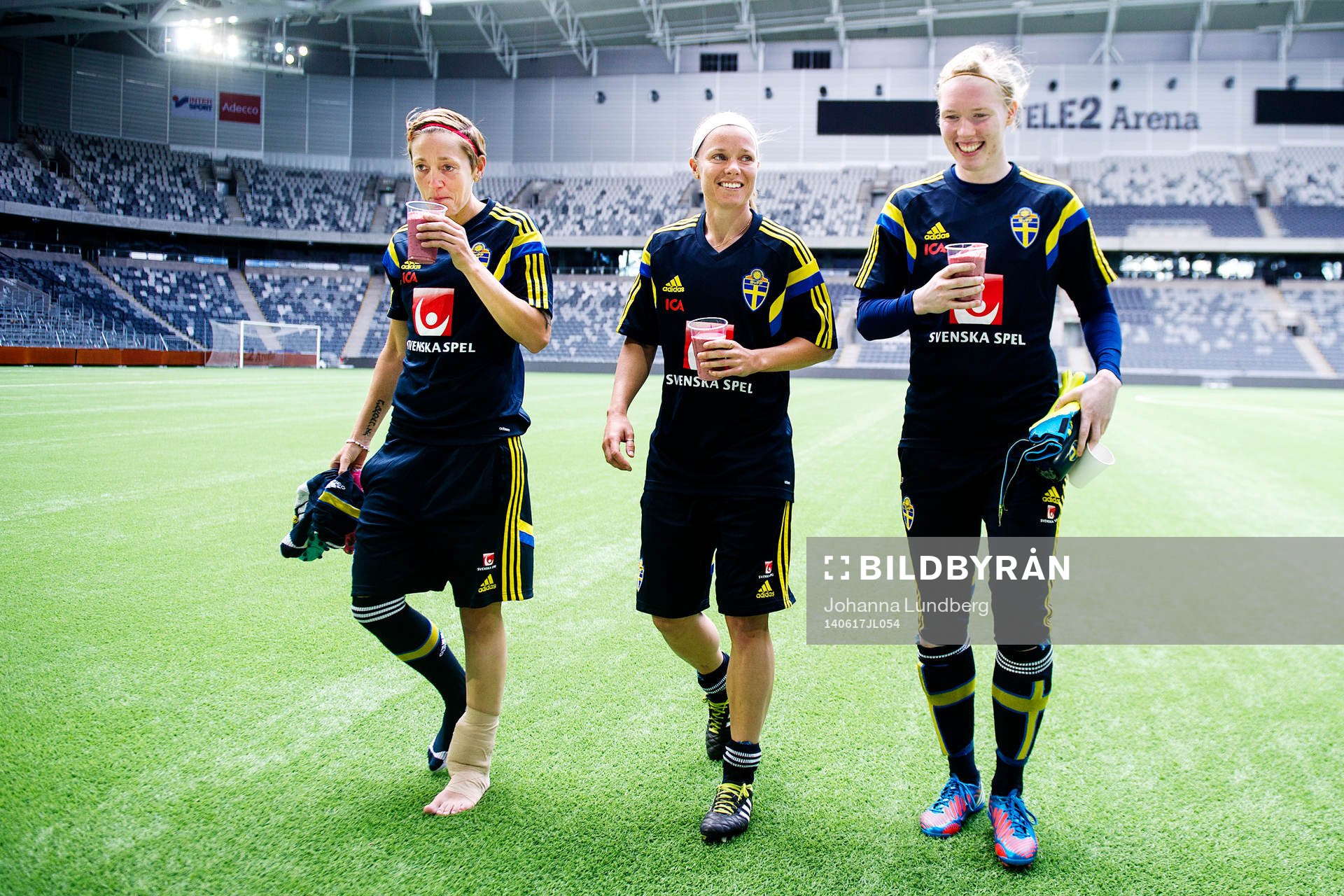 Sveriges Therese Sjögran, Sara Thunebro och målvakt