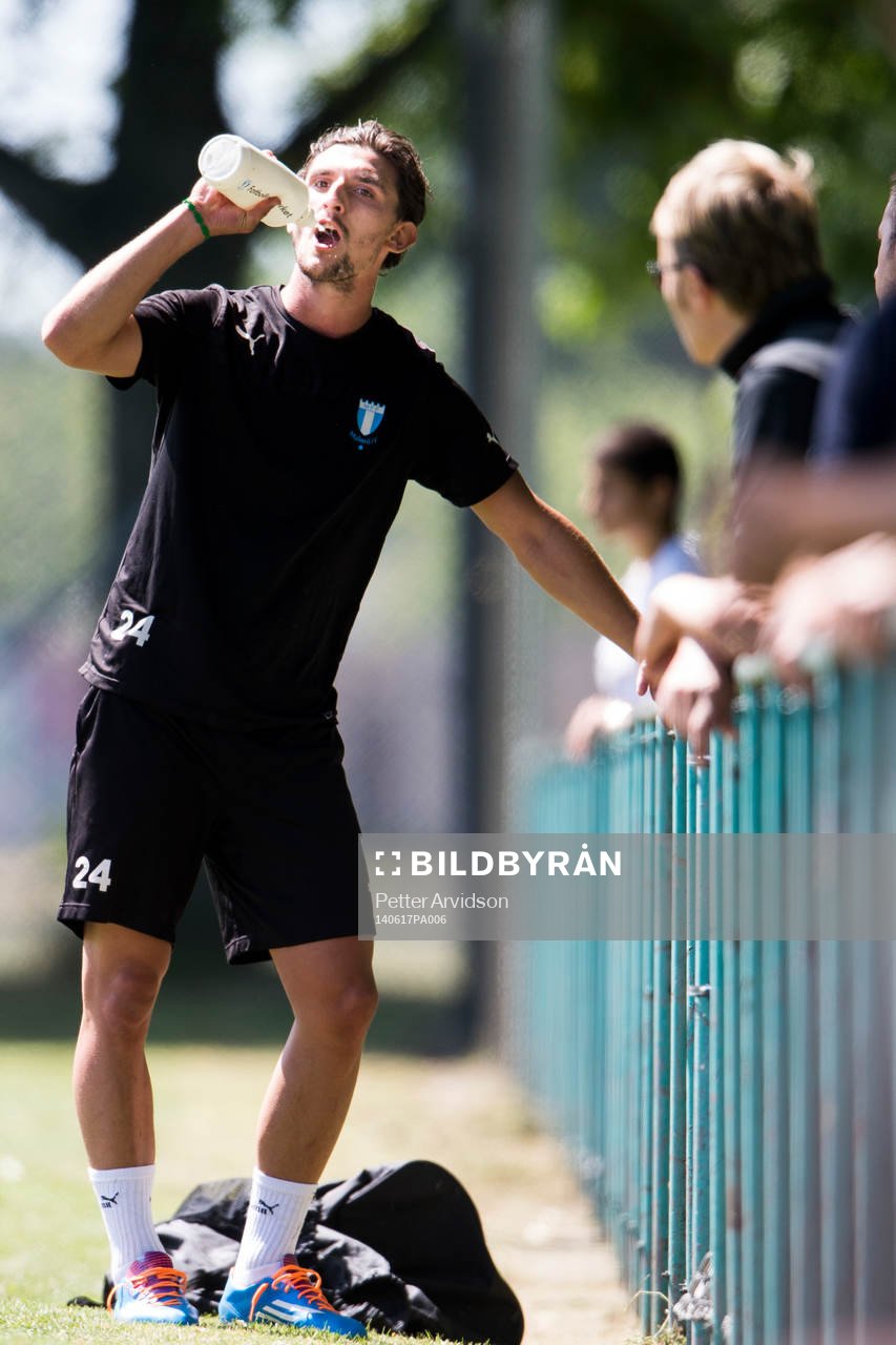 Före detta Malmö FF spelaren Agon Mehmeti deltar