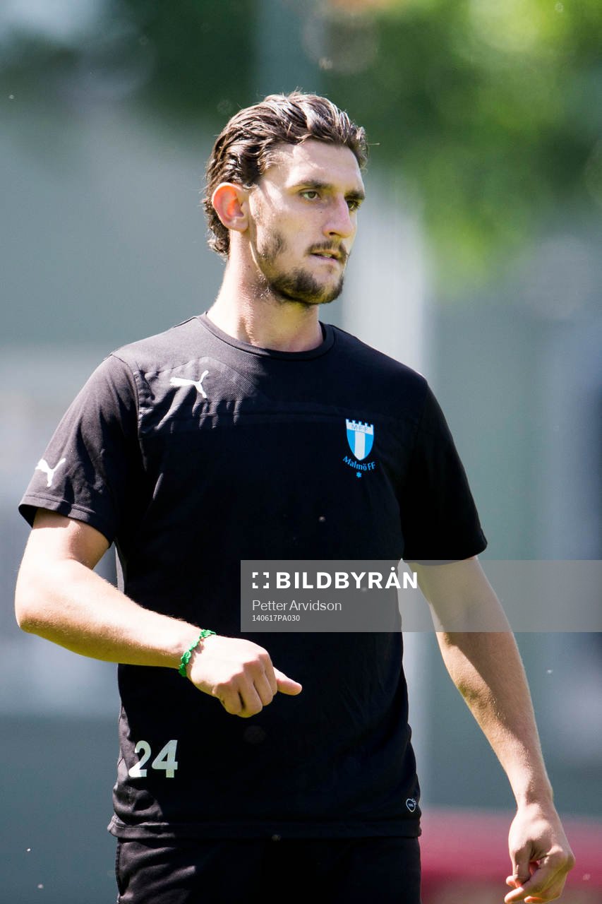 Före detta Malmö FF spelaren Agon Mehmeti deltar