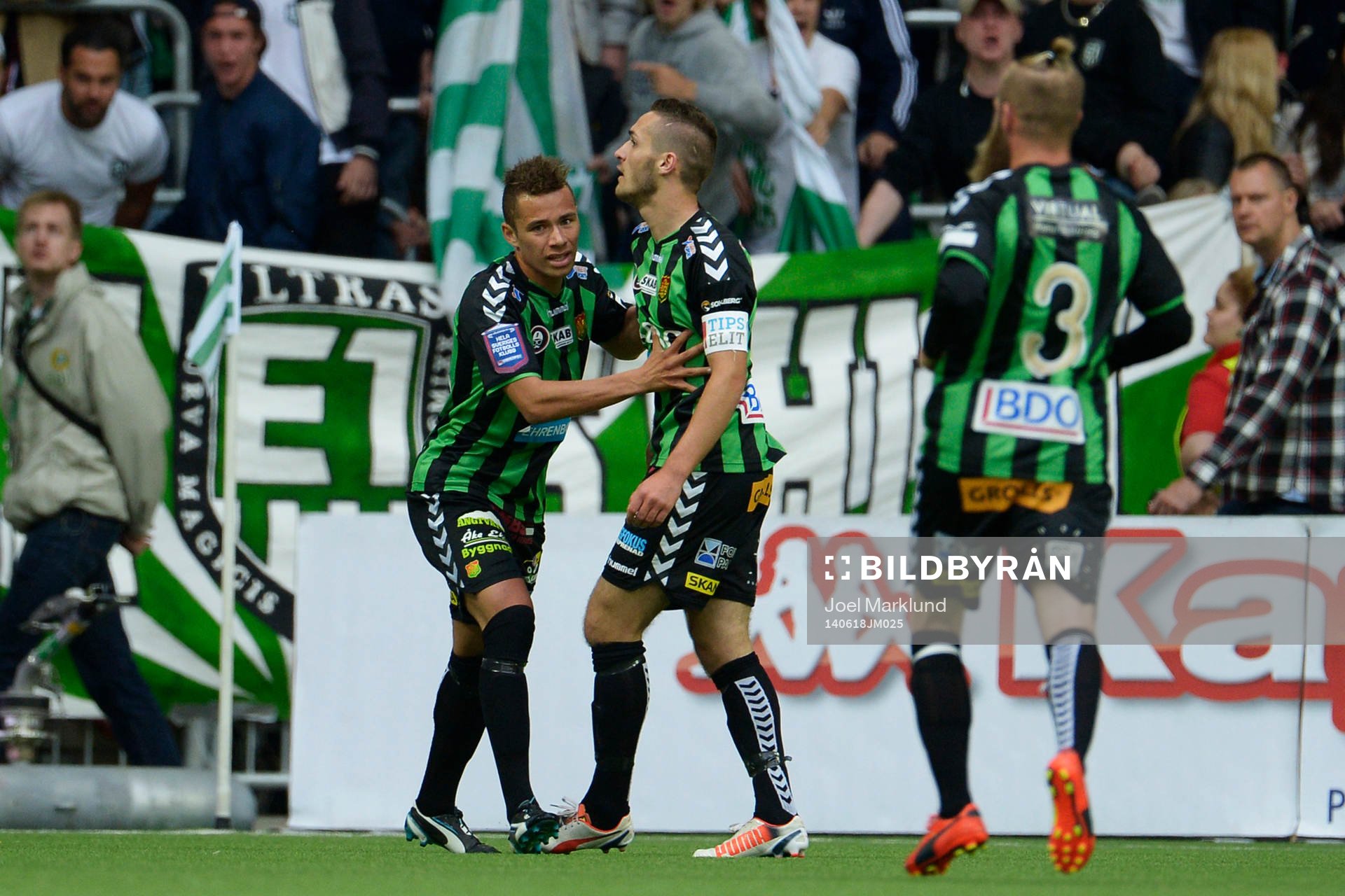 GAIS Malkolm Moenza och Shkelqim Krasniqi jublar framför