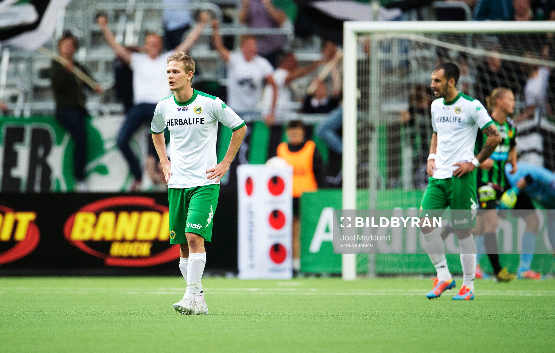 Hammarbys Erik Israelsson och Marko Mihajlovic deppar