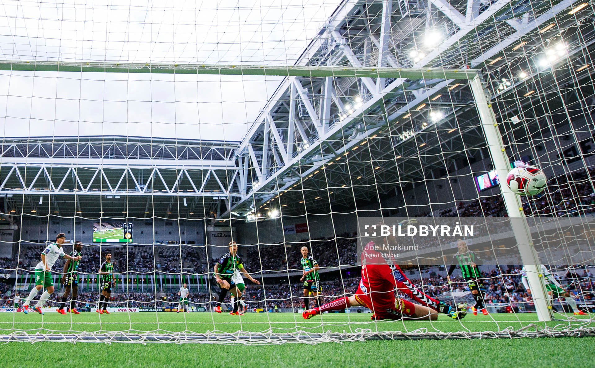 GAIS målvakt Tommi Vaiho släpper in 1-2 från Hammarbys