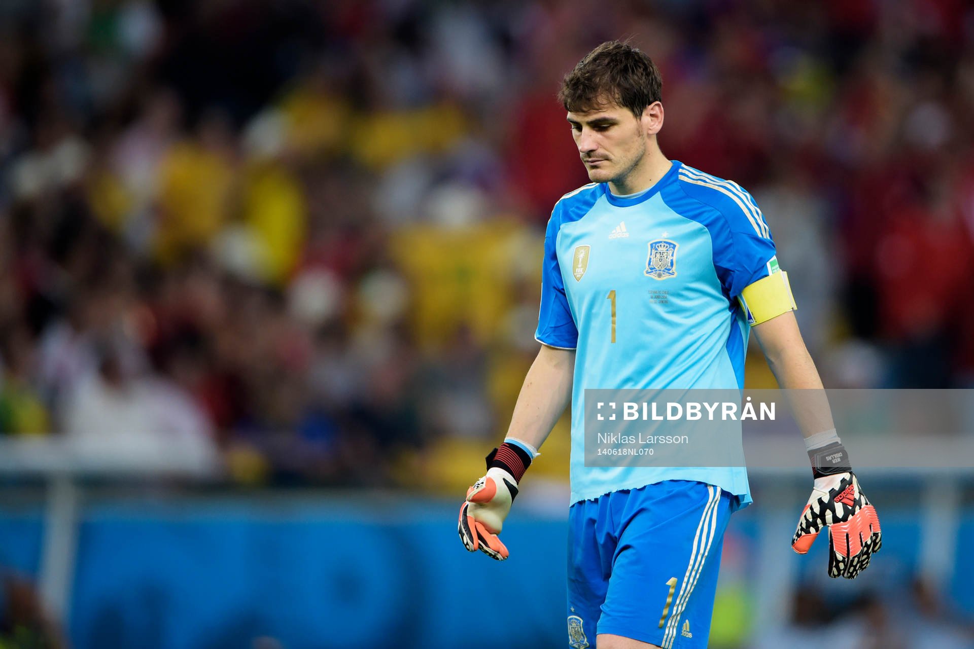 Spaniens målvakt Iker Casillas deppar