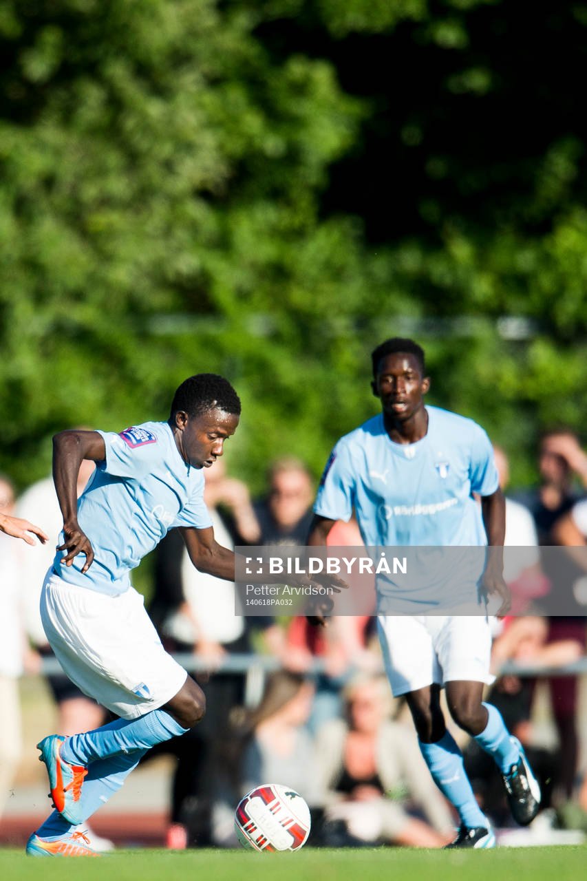 Malmö FFs provspelare Osseynou Ndiaye (tv) och Seydina