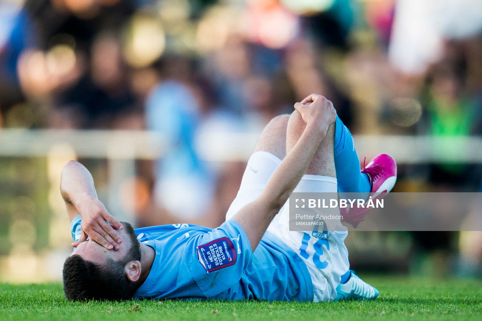 Malmö FFs Erdal Rakip tar sig för sitt knä