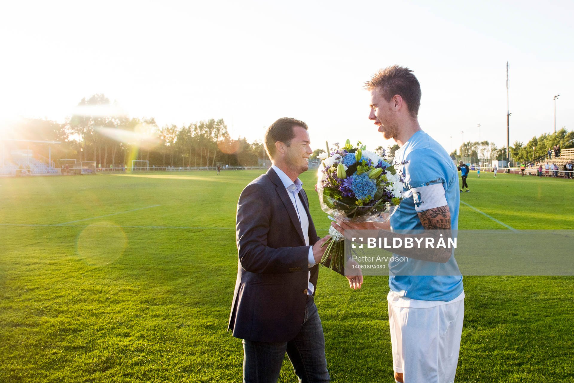Malmö FFs sportchef Daniel Andersson kramar om Pontus