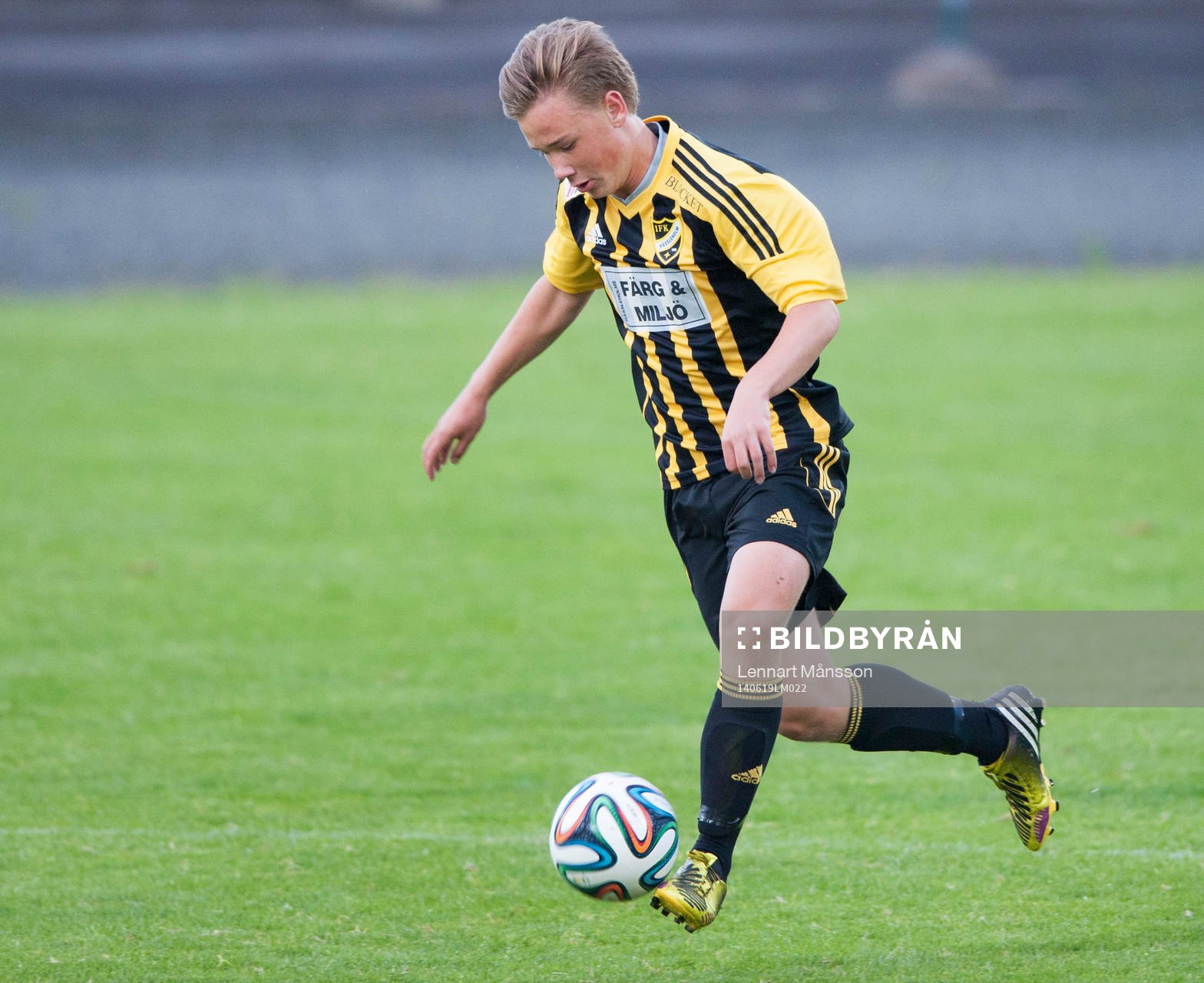 IFK Hässleholms Theo Ekström i matchen i division 3