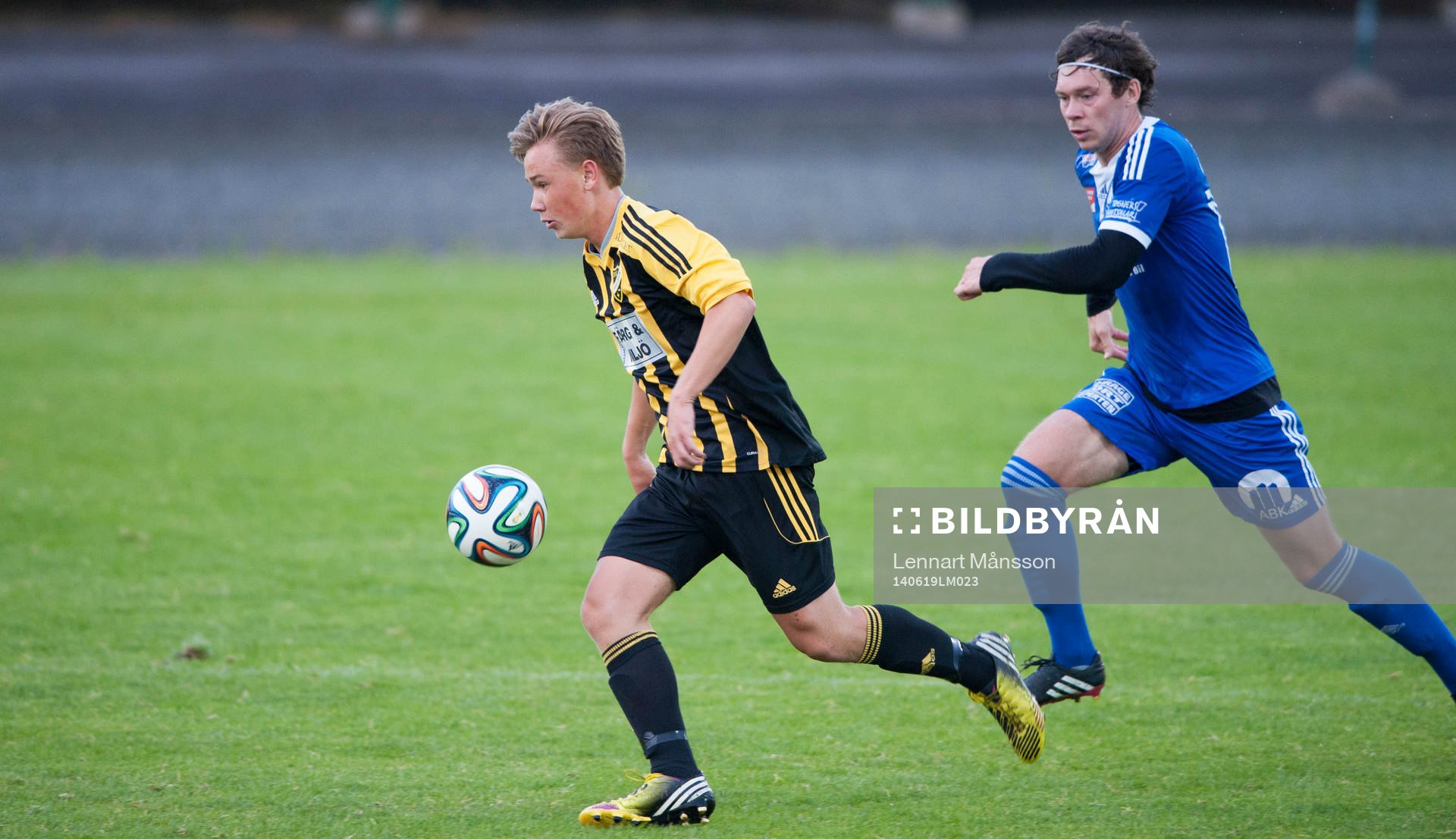IFK Hässleholms Theo Ekström i matchen i division 3