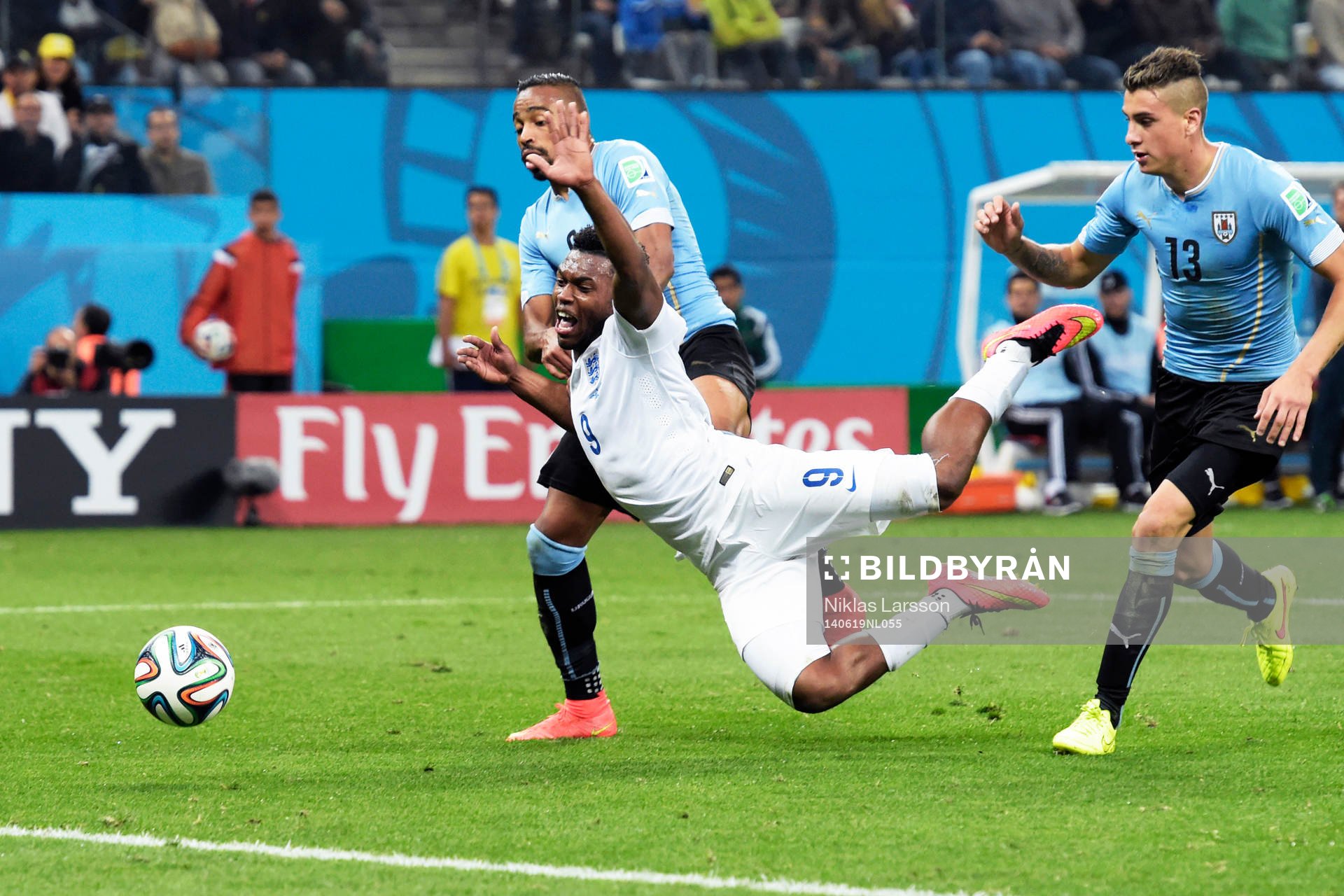 Englands Daniel Sturridge  rivs ner