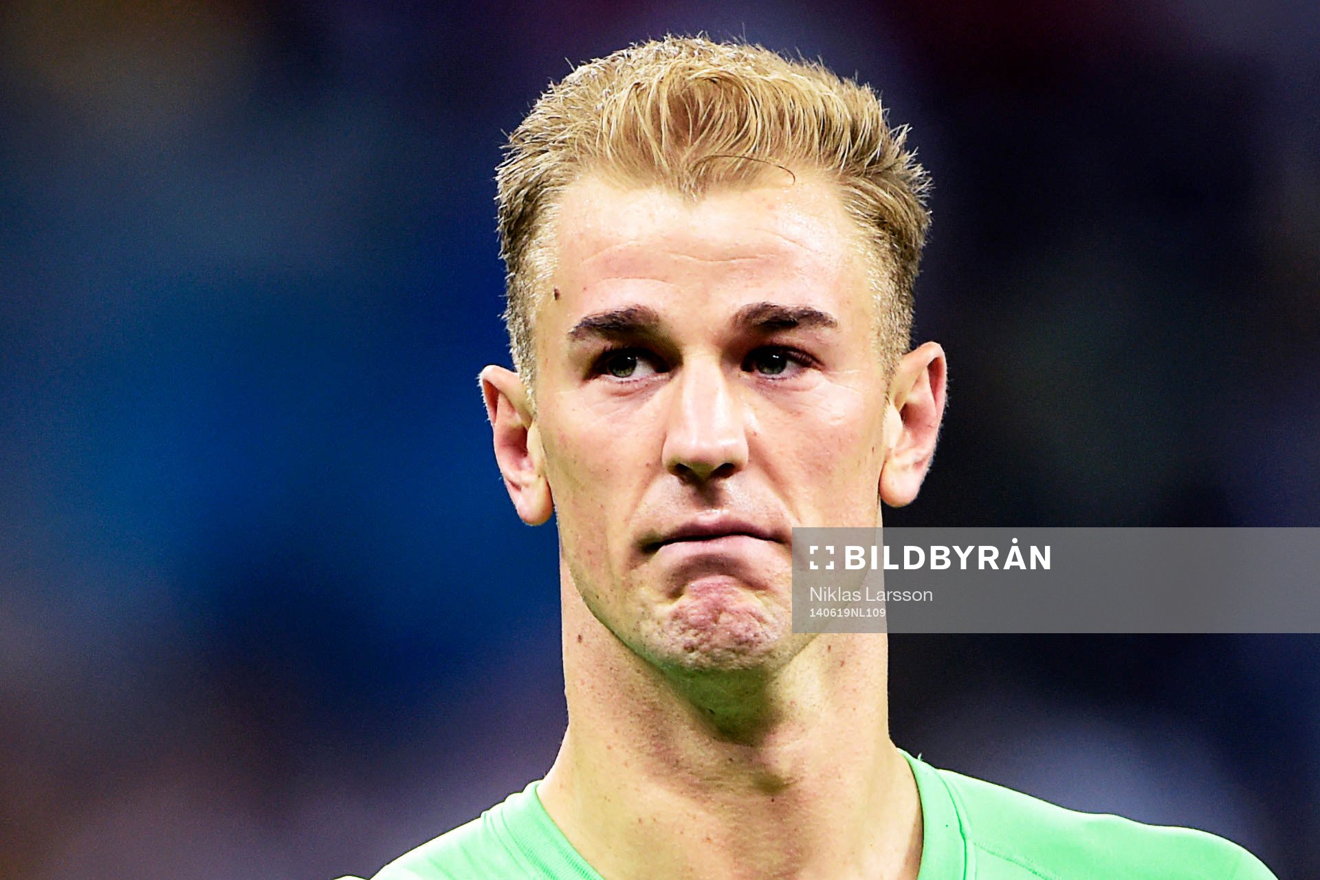 Englands målvakt Joe Hart gråter