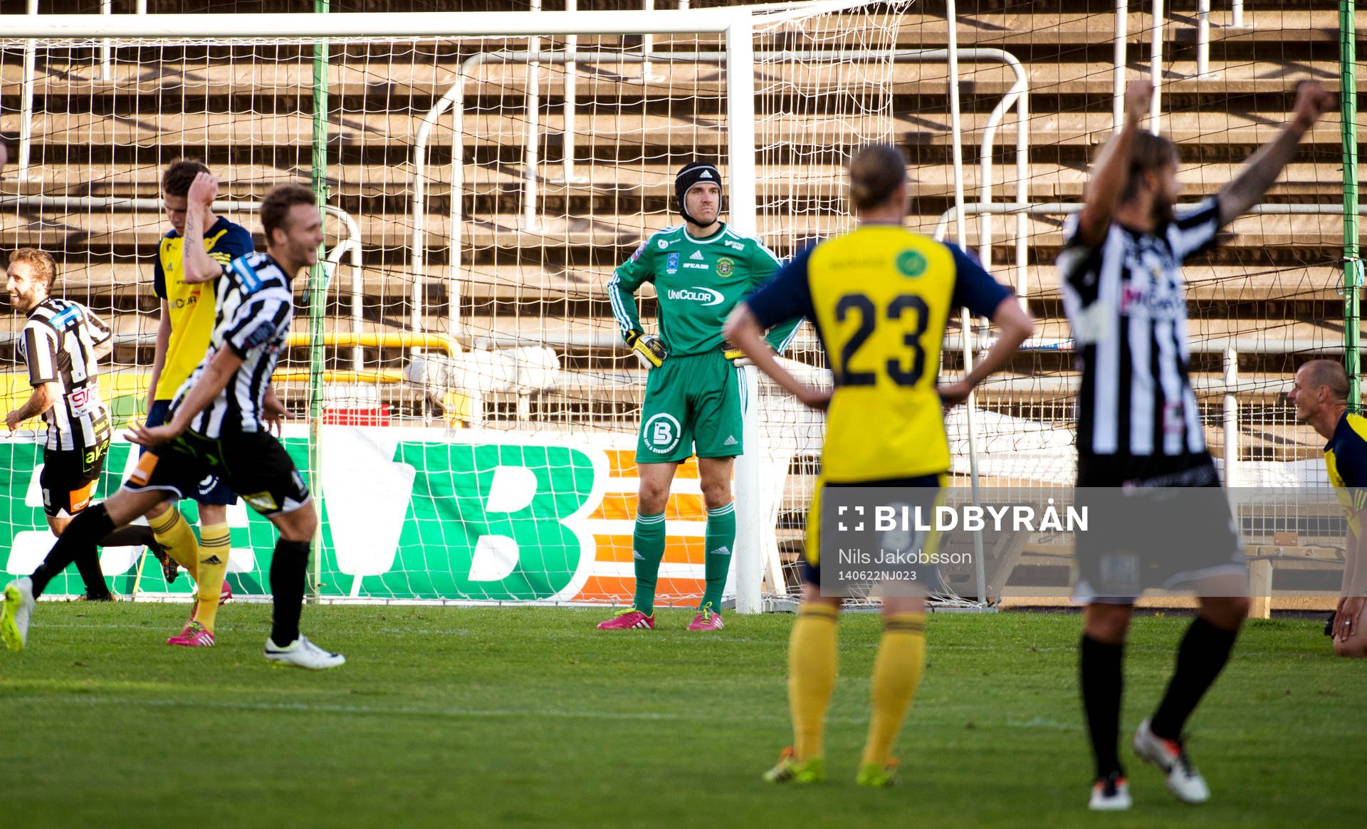 Ängelholms målvakt Matt Pyzdrowski deppar