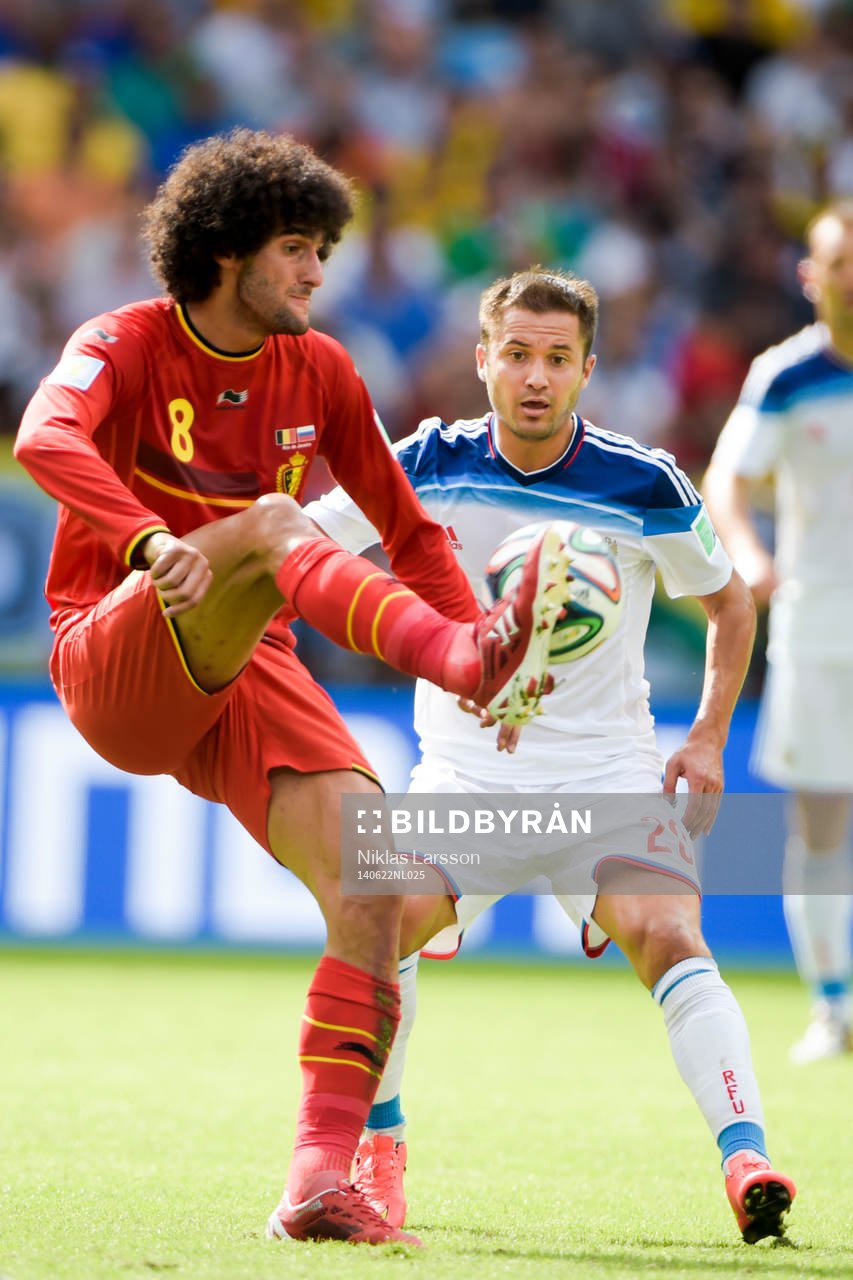 Belgiens Marouane Fellaini och Rysslands Victor Fayzulin