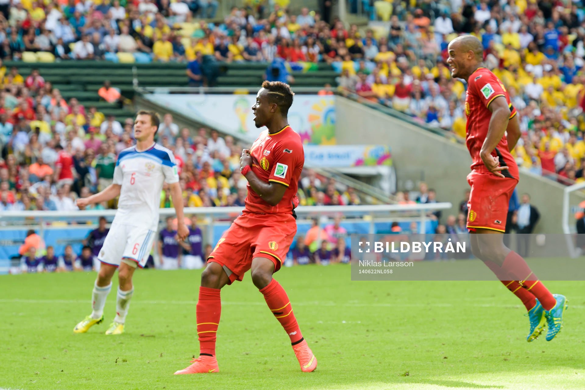 Belgiens Divock Origi gör matchens enda mål och jublar