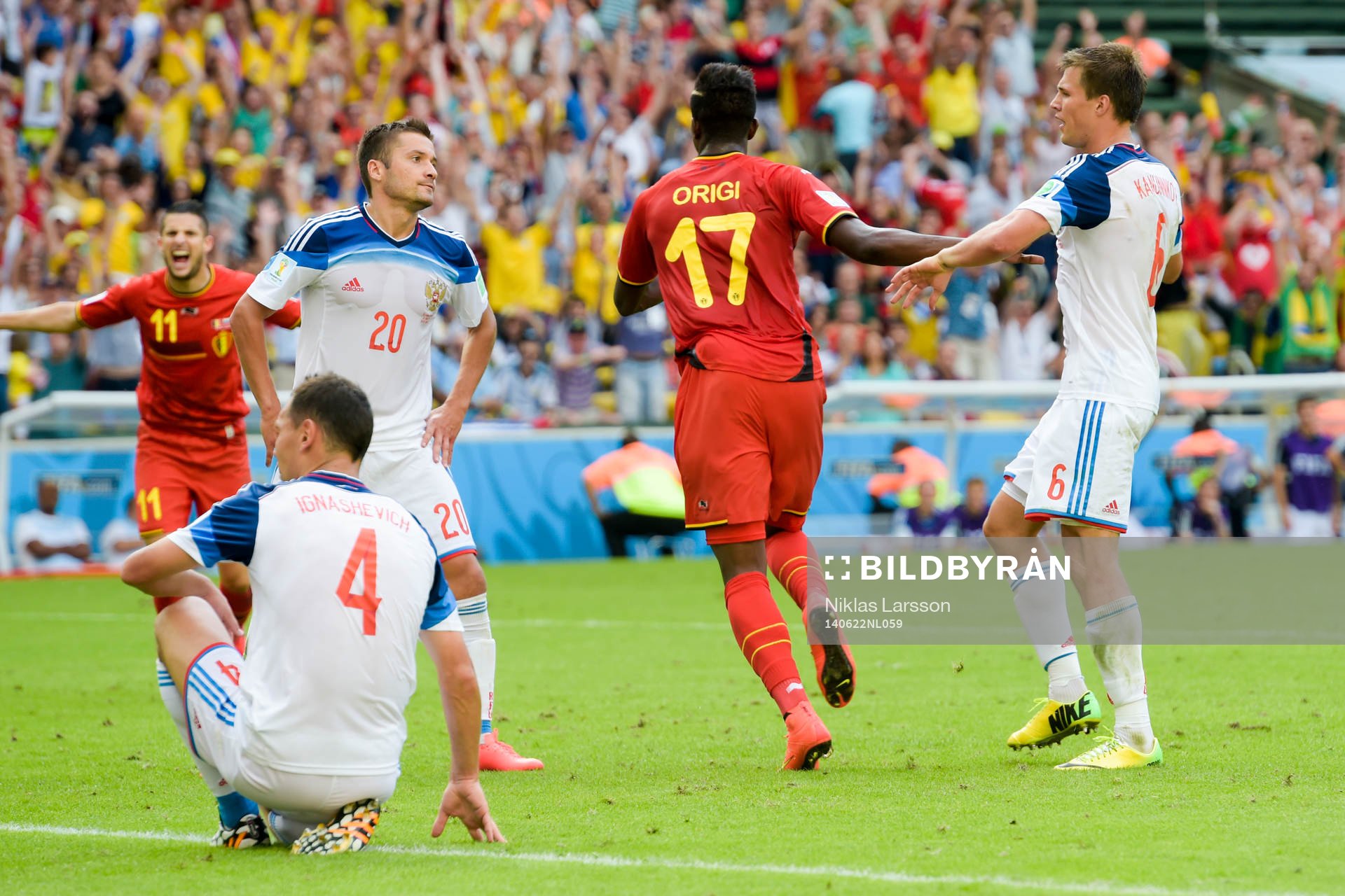 Belgiens Divock Origi gör matchens enda mål och jublar