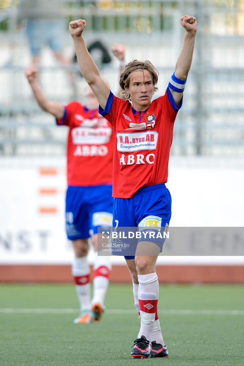 Örgrytes Jakob Lindström jublar