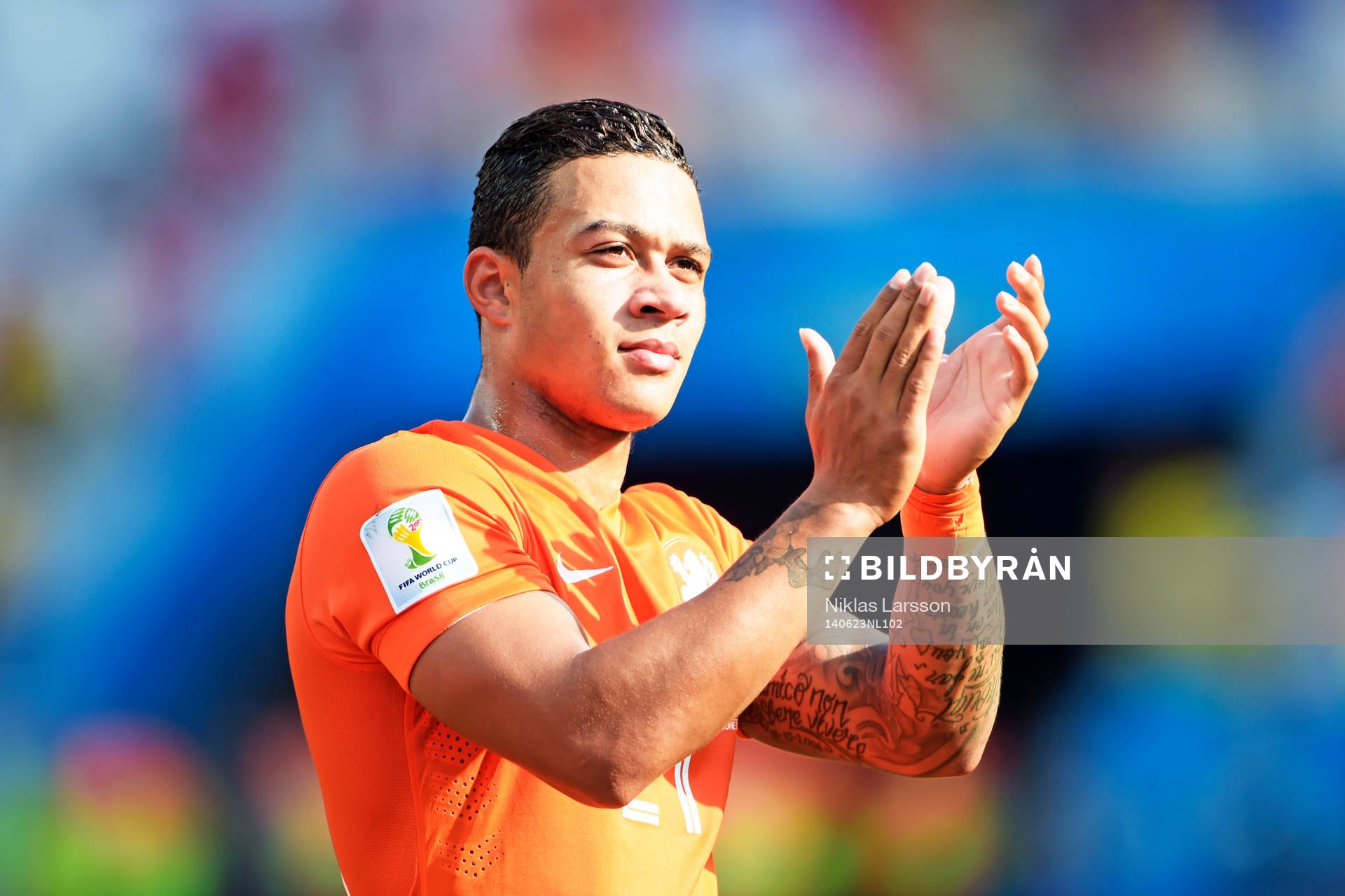 Hollands Memphis Depay jublar
