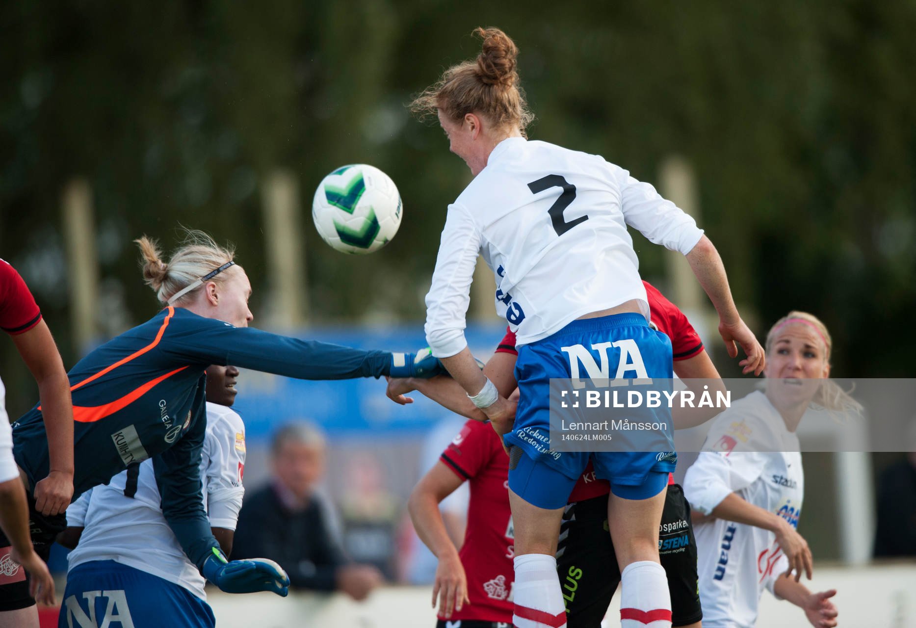 Örebros Sara Nordin nickar sekunden före 0-2 i matchen i damallsvenskan mellan Kristianstad och Örebro i Kristianstad 24 juni.