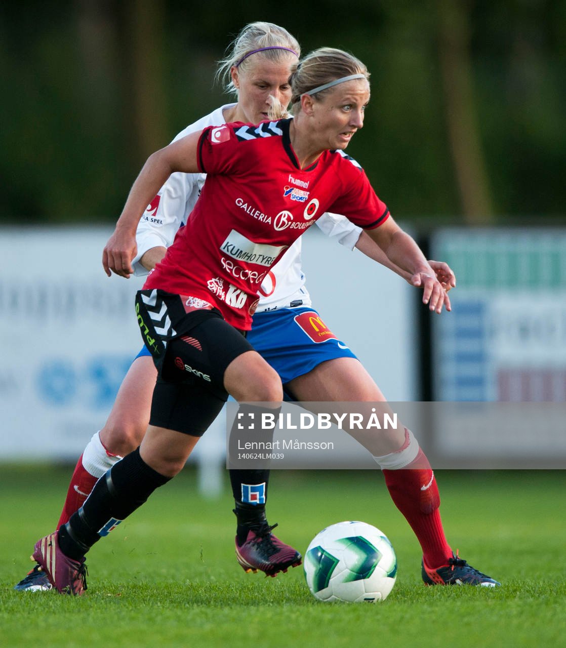 Kristianstads Gudny Björk Odinsdottir och Örebros Elin