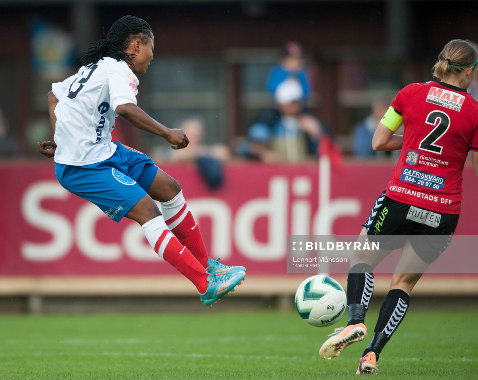 Örebros Ogonna Chukwudi i matchen i damallsvenskan mellan