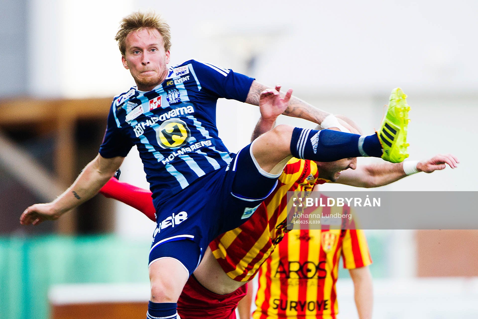 Husqvarnas Anders Brian Nielsen trycker ner Syrianskas