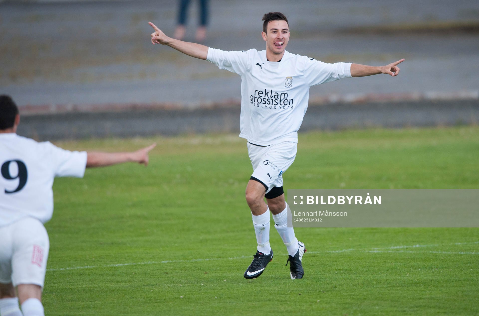 Sölvesborg jublar i matchen i division 3 mellan IFK