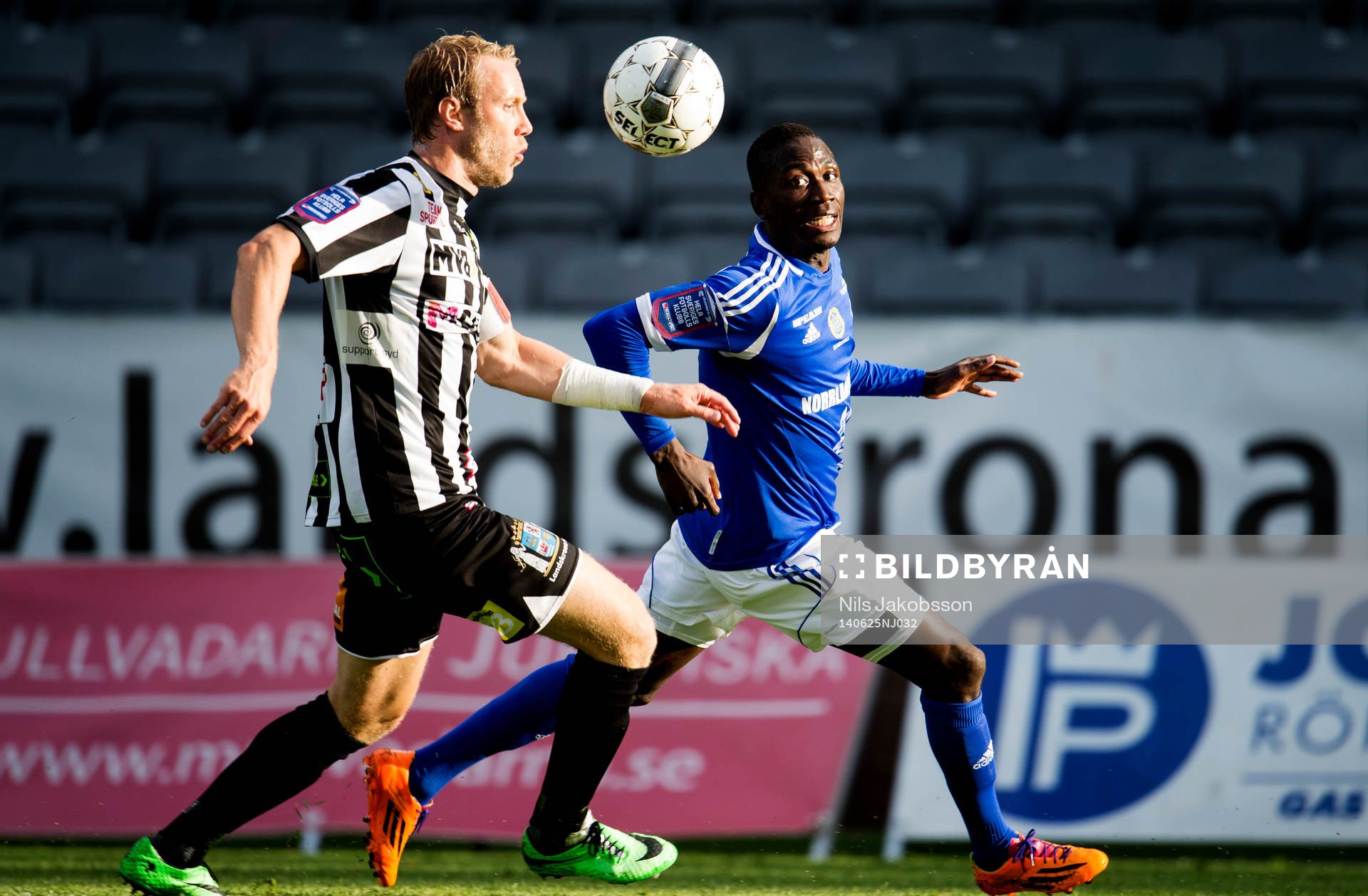 under fotbollsmatchen  i superettan mellan Landskrona BOIS
