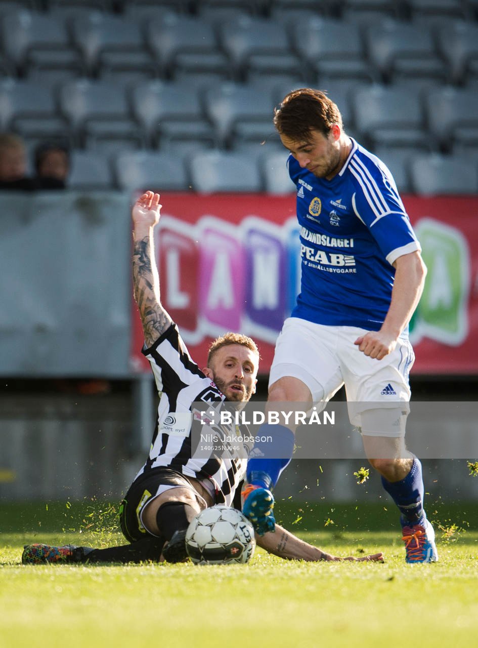 Landskronas Andrew Stadler glidtacklar GIF Sundsvalls