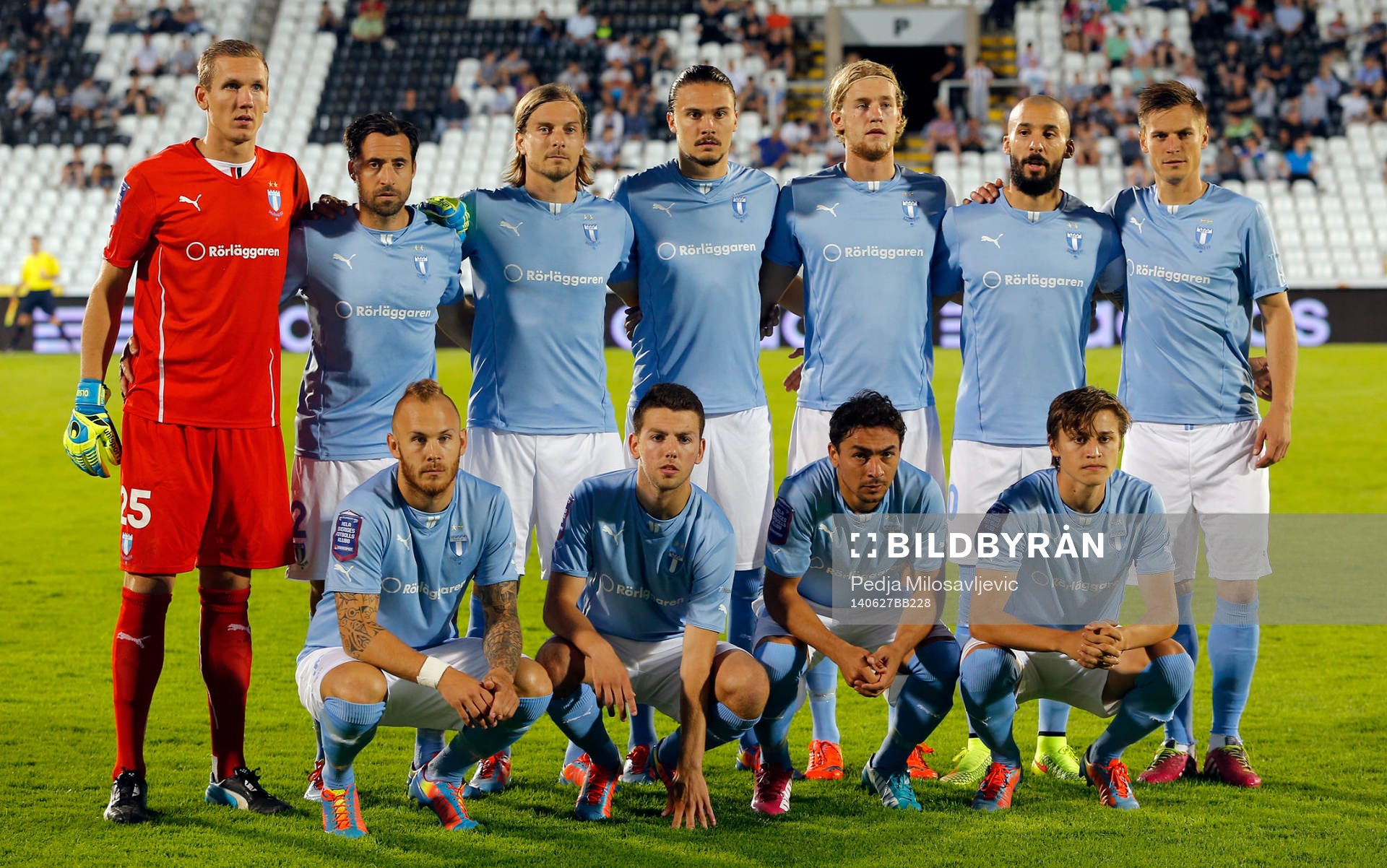 Malmö FFs startelva övre raden från vänster, målvakt Robin Olsen, Matias Concha, Markus Halsti, Erik Johansson, Filip Helander, Guillermo Molins och Markus Rosenberg, nedre raden från vänster, Magnus Eriksson, Erdal Rakip, Ricardo Ferreira och Simon Thern under träningsmatchen mellan Partizan Belgrad och Malmö FF den 27 juni 2014 i Belgrad.