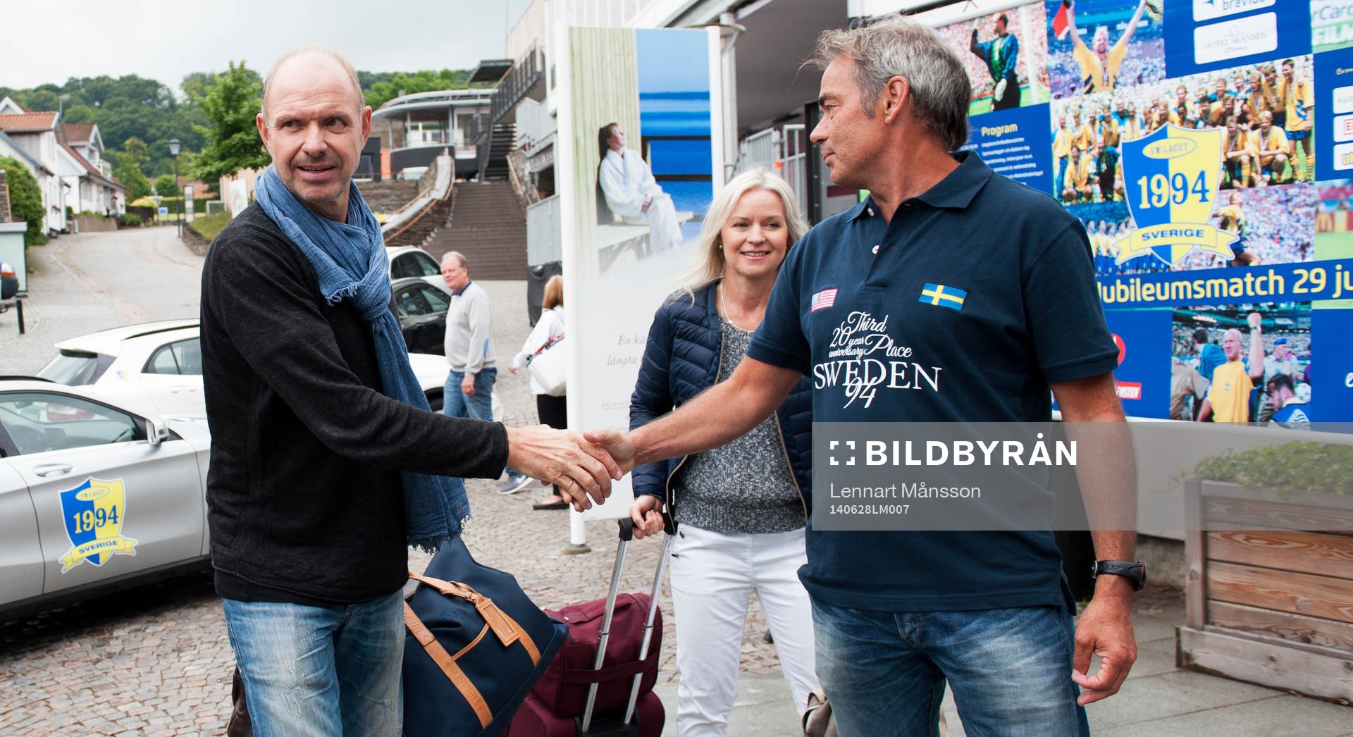 Thomas Ravelli anländer inför jubileumsmatchen för VM-laget 1994 i Båstad 28  juni.