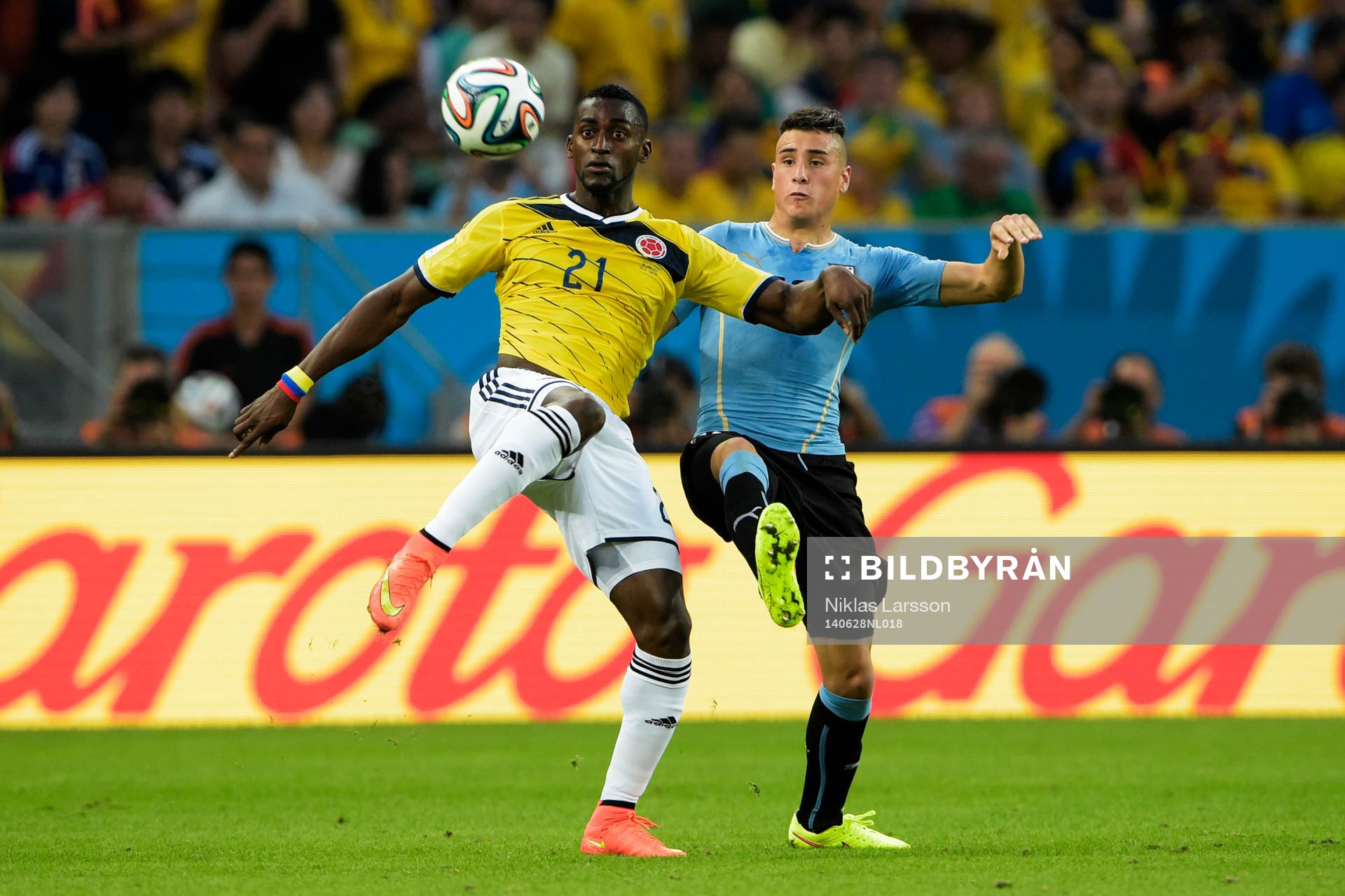 Colombias Jackson Martinez och Uruguays Jose Gimenez
