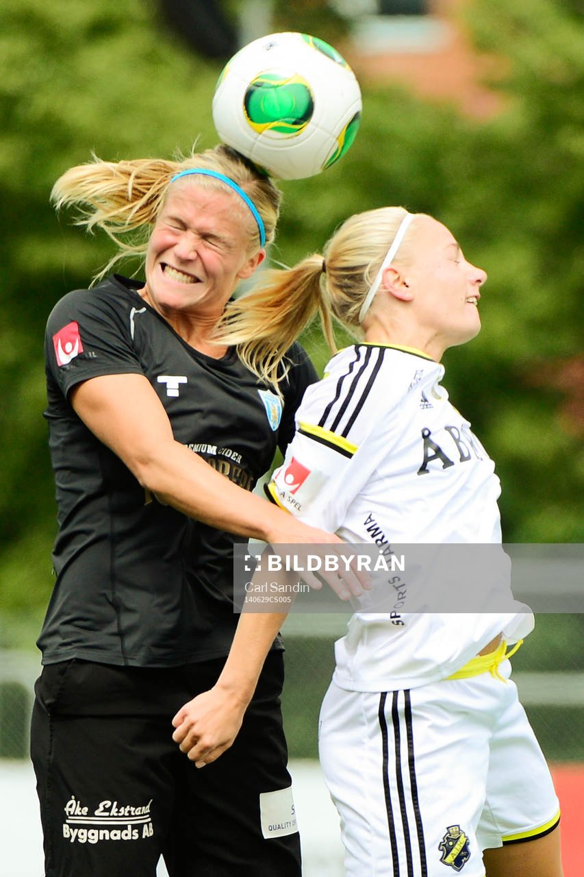 Göteborgs Kathlene Fernström och AIKs Sara Storck