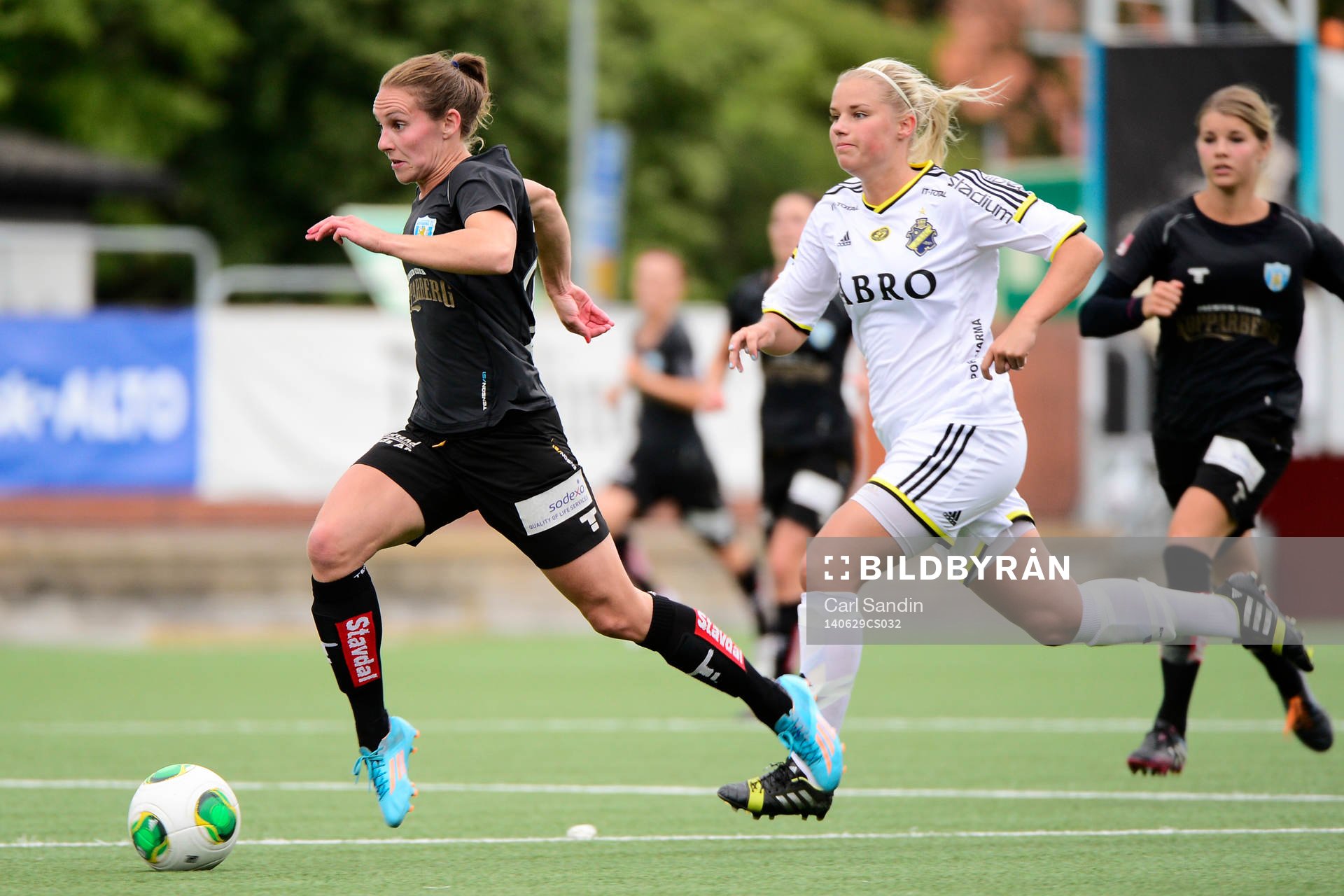 Göteborgs Manon Melis och AIKs Maja Andersson