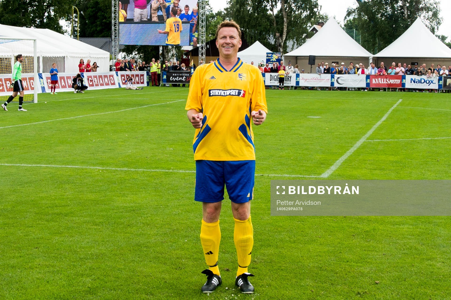 VM-laget 1994s Kennet Andersson jublar