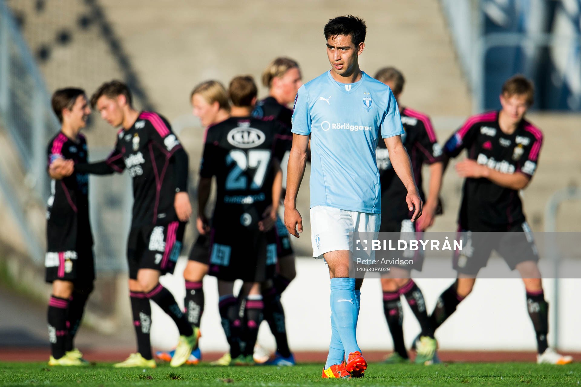 Malmö FFs Amin Nazari deppar samtidigt som IFK Göteborgs