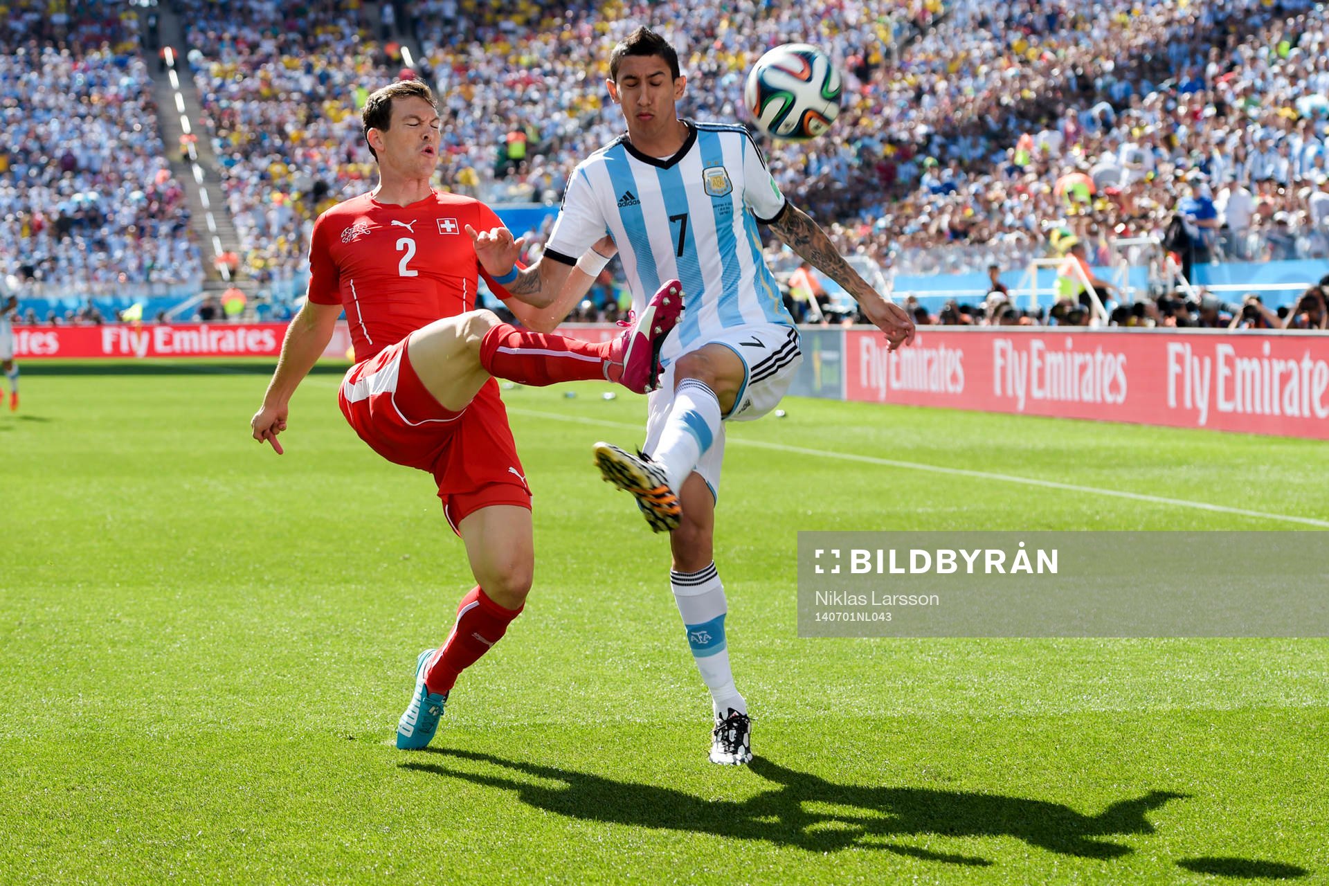 Schweiz Stephan Lichtsteiner och Argentinas Angel Di Maria