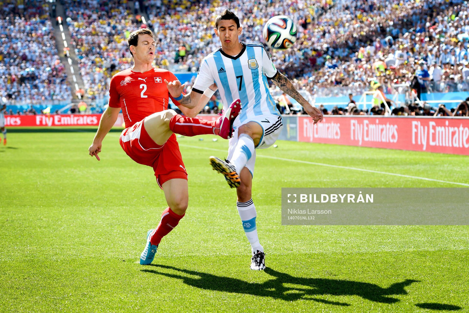 Schweiz Stephan Lichtsteiner och Argentinas Angel Di Maria