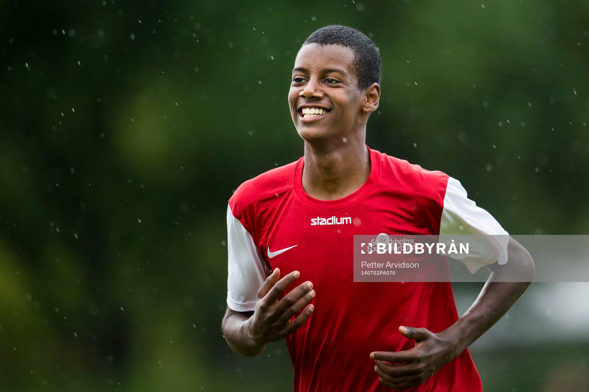 Stockholms Alexander Isak jublar
