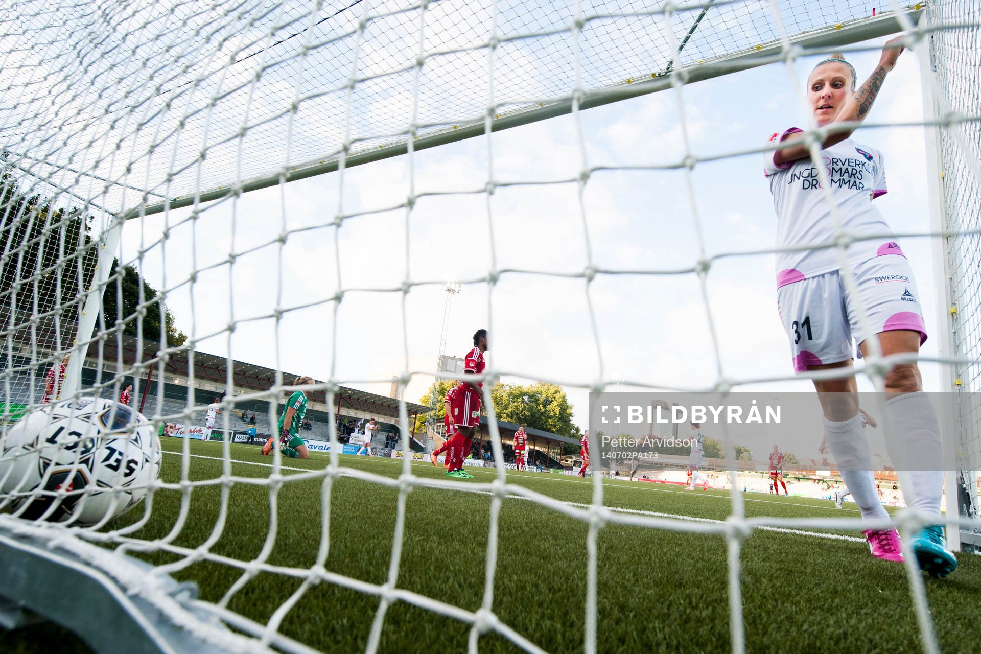 Rosengårds Anja Mittag gör 5-1 i öppet mål