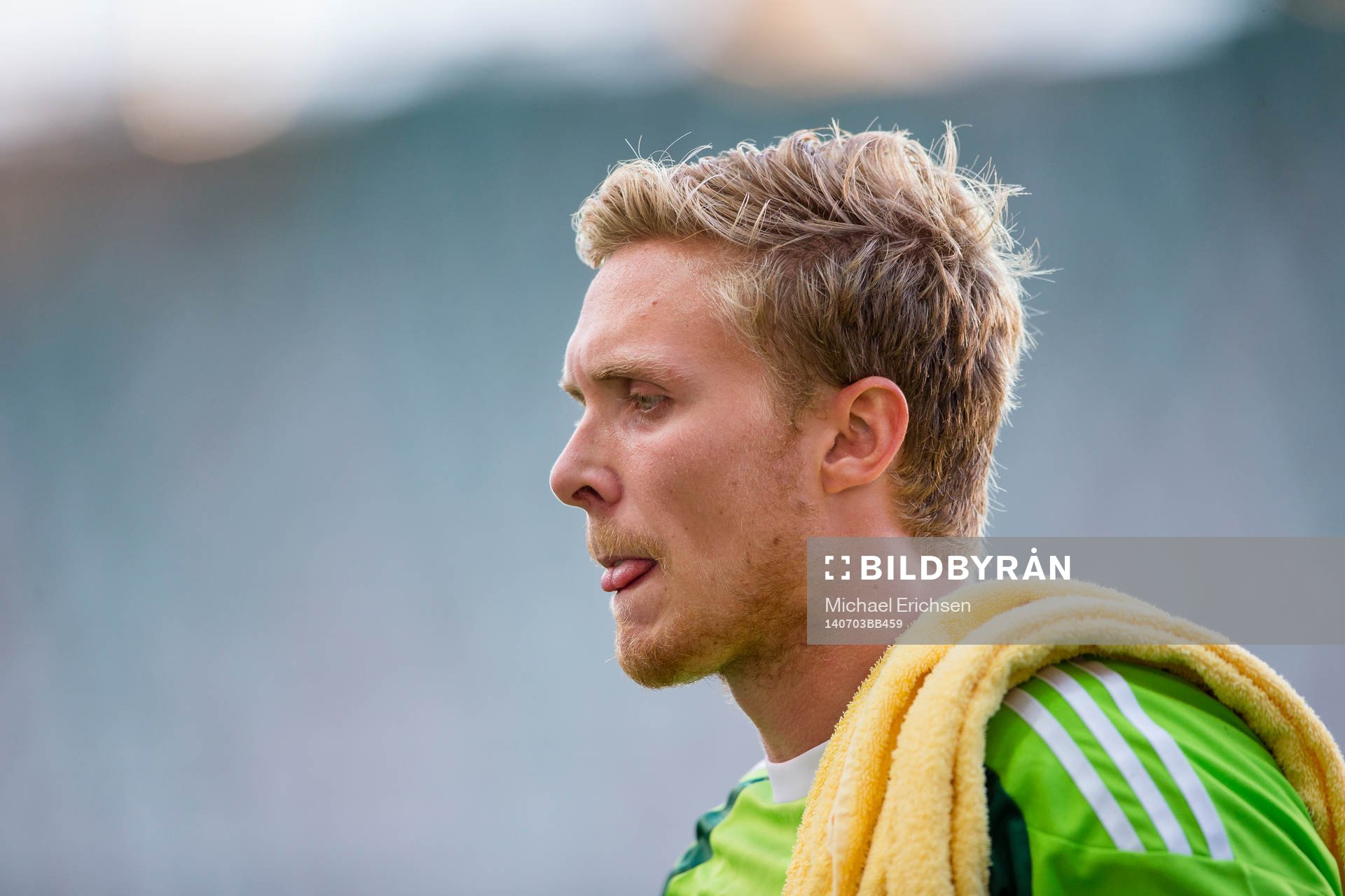 IFK Göteborgs målvakt Marcus Sandberg lämnar deppig