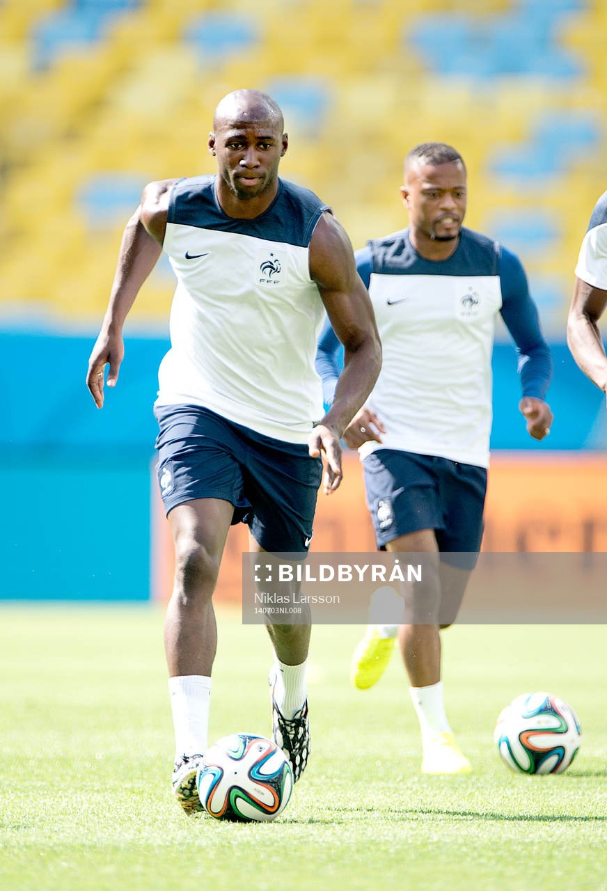 Frankrikes Moussa Sissoko och Patrice Evra