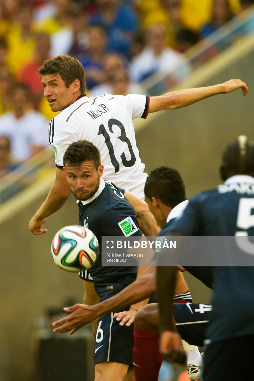 Tysklands Thomas Müller och Frankrikes Yohan Cabaye