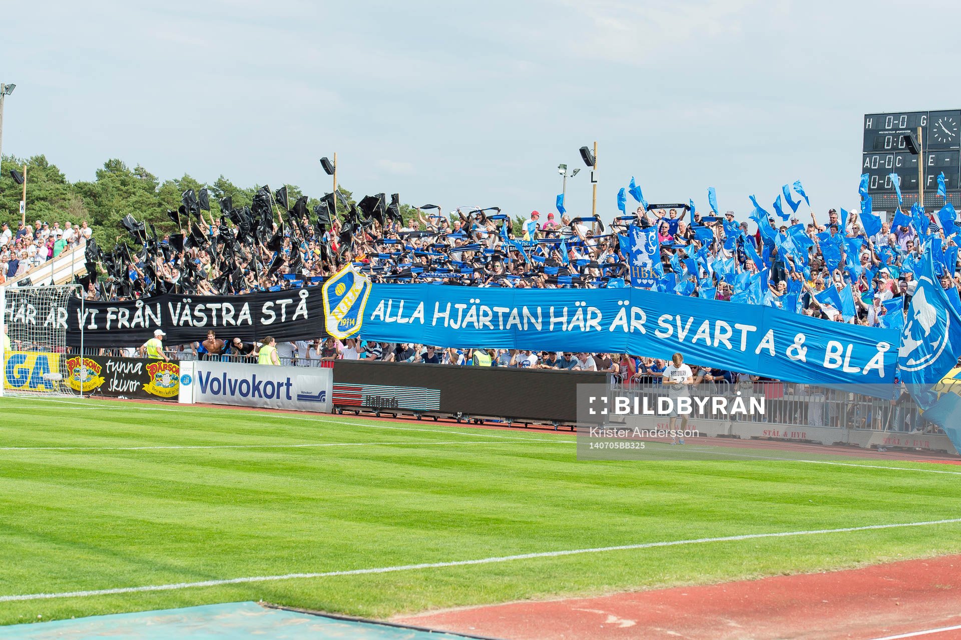 Halmstads supportrar före fotbollsbollmatchen i