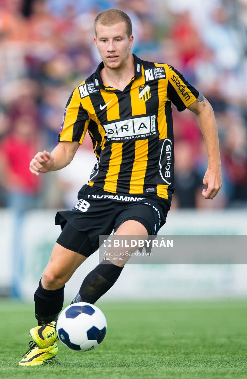 Häckens Simon Gustafson under fotbollsmatchen i Allsvenskan mellan Gefle och Häcken den 5 Juli 2014 i Gävle. 
